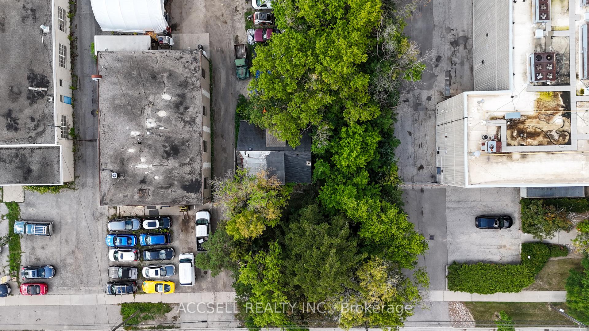 Photo 7 of 100 Cartwright Avenue, North York, Yorkdale-Glen Park — HOMEH
