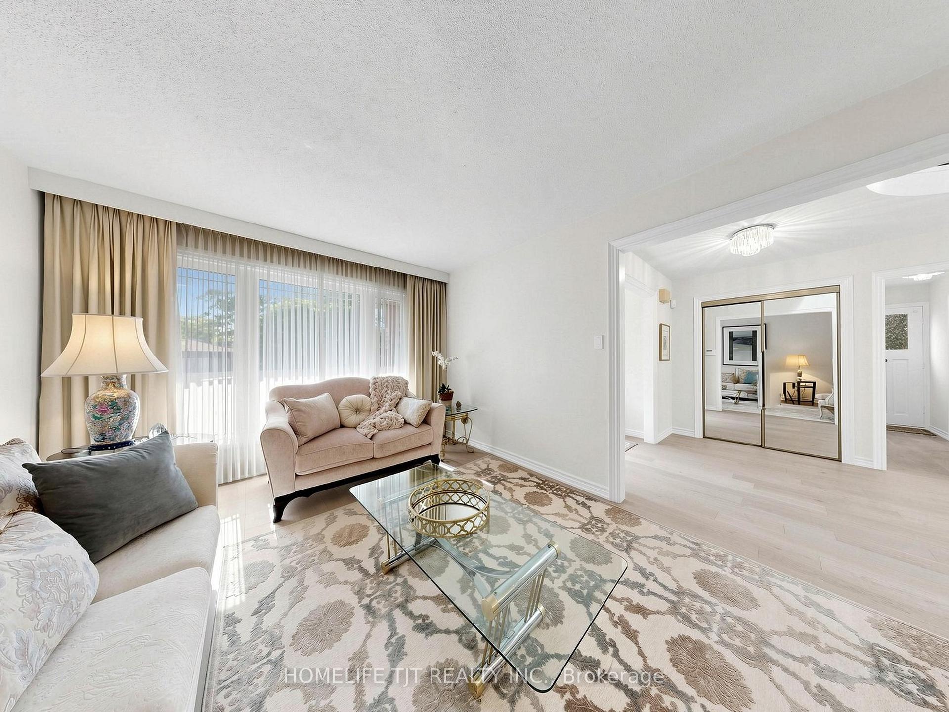 Photo 10 of 79 Cobbler Crescent, Markham, Raymerville — HOMEH