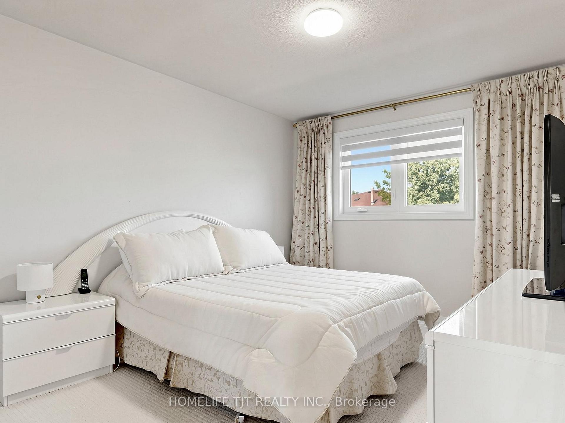 Photo 32 of 79 Cobbler Crescent, Markham, Raymerville — HOMEH