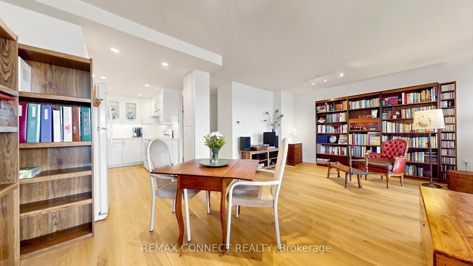 Photo 6 of Unit 1207, 121 Ling Road, Scarborough, West Hill — HOMEH