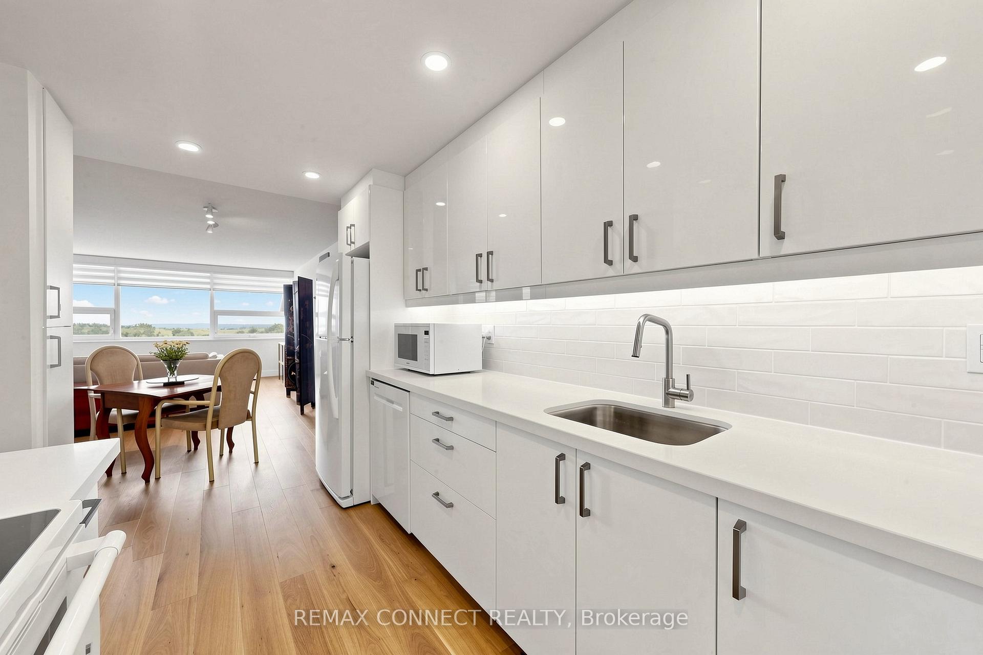 Photo 8 of Unit 1207, 121 Ling Road, Scarborough, West Hill — HOMEH