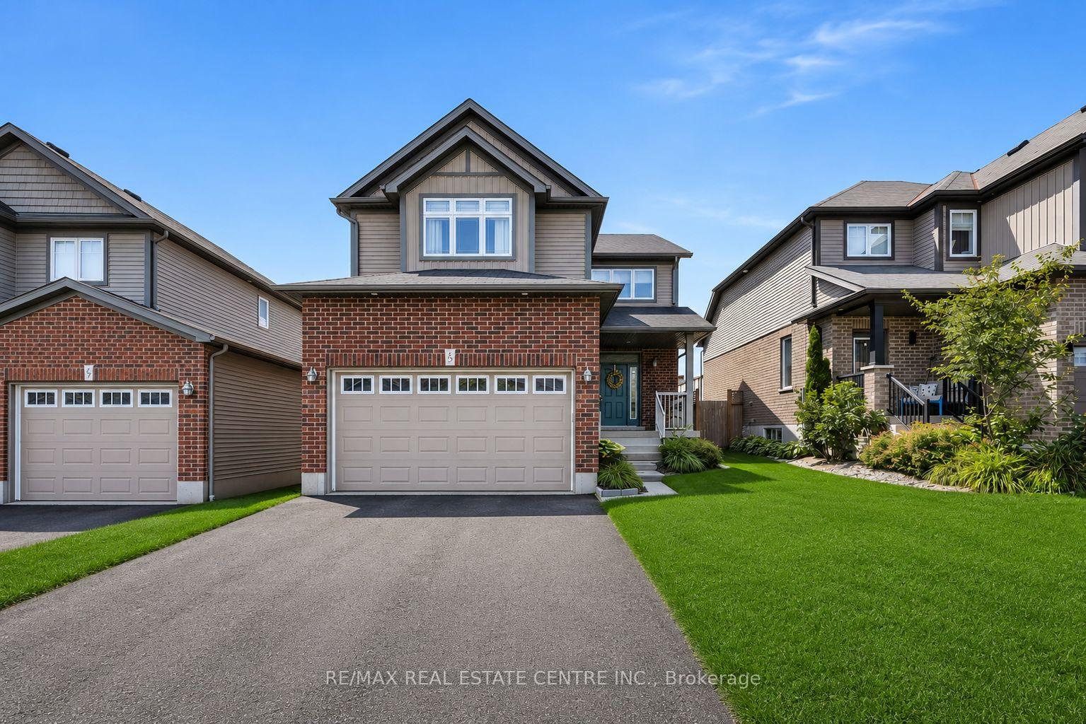 Photo 1 of 35 St. Paul's Place, Orangeville — HOMEH