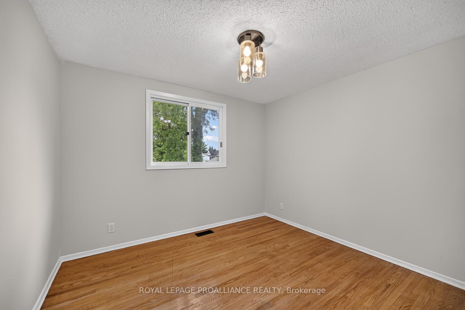 Photo 15 of 59 Abbott Street, Brockville, Brockville — HOMEH