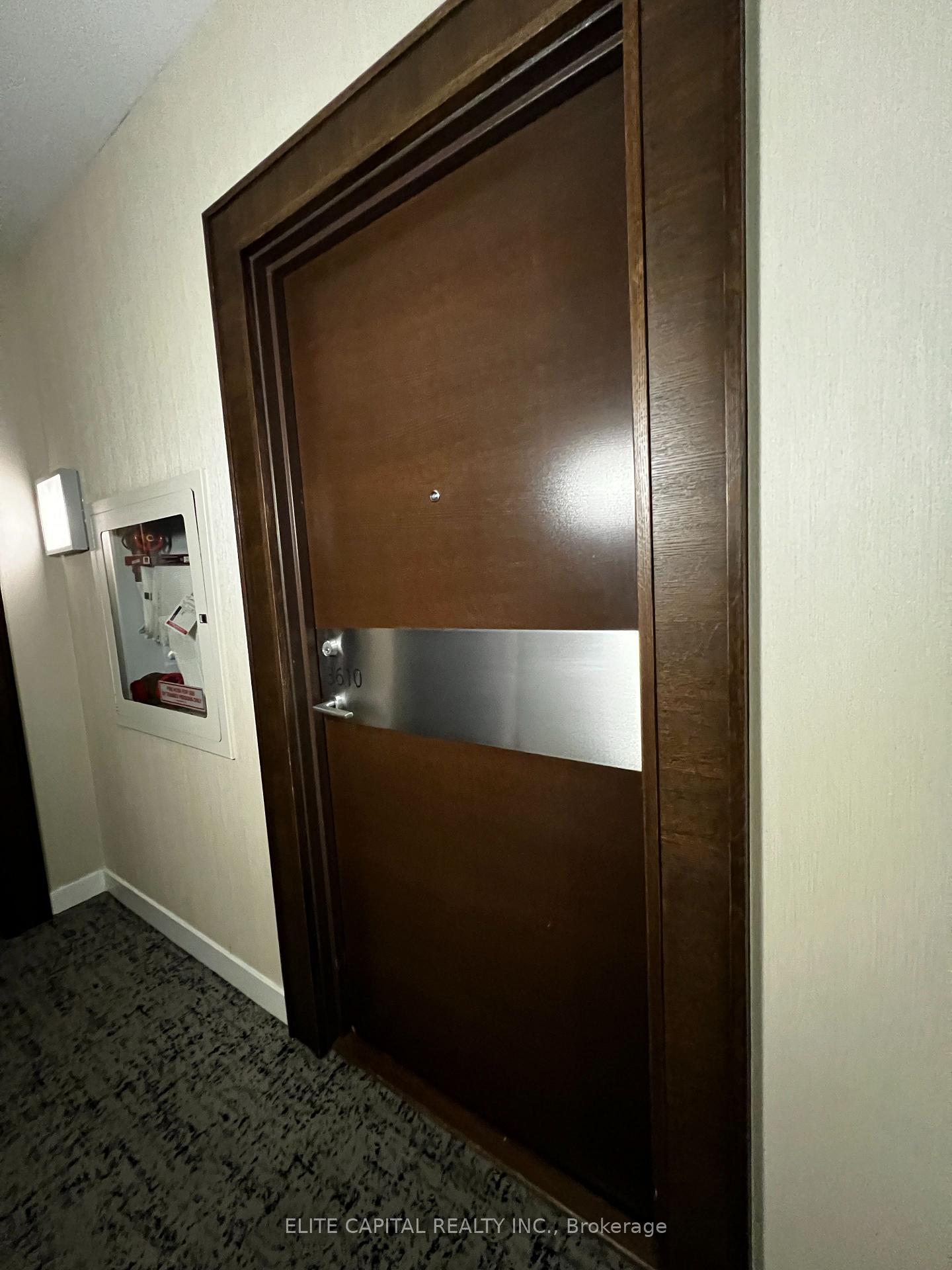 Photo 3 of Unit 3610, 21 Iceboat Terrace, Toronto, Waterfront Communities — HOMEH