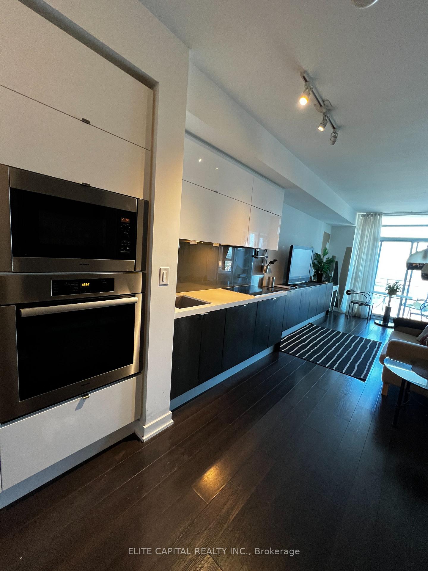 Photo 4 of Unit 3610, 21 Iceboat Terrace, Toronto, Waterfront Communities — HOMEH