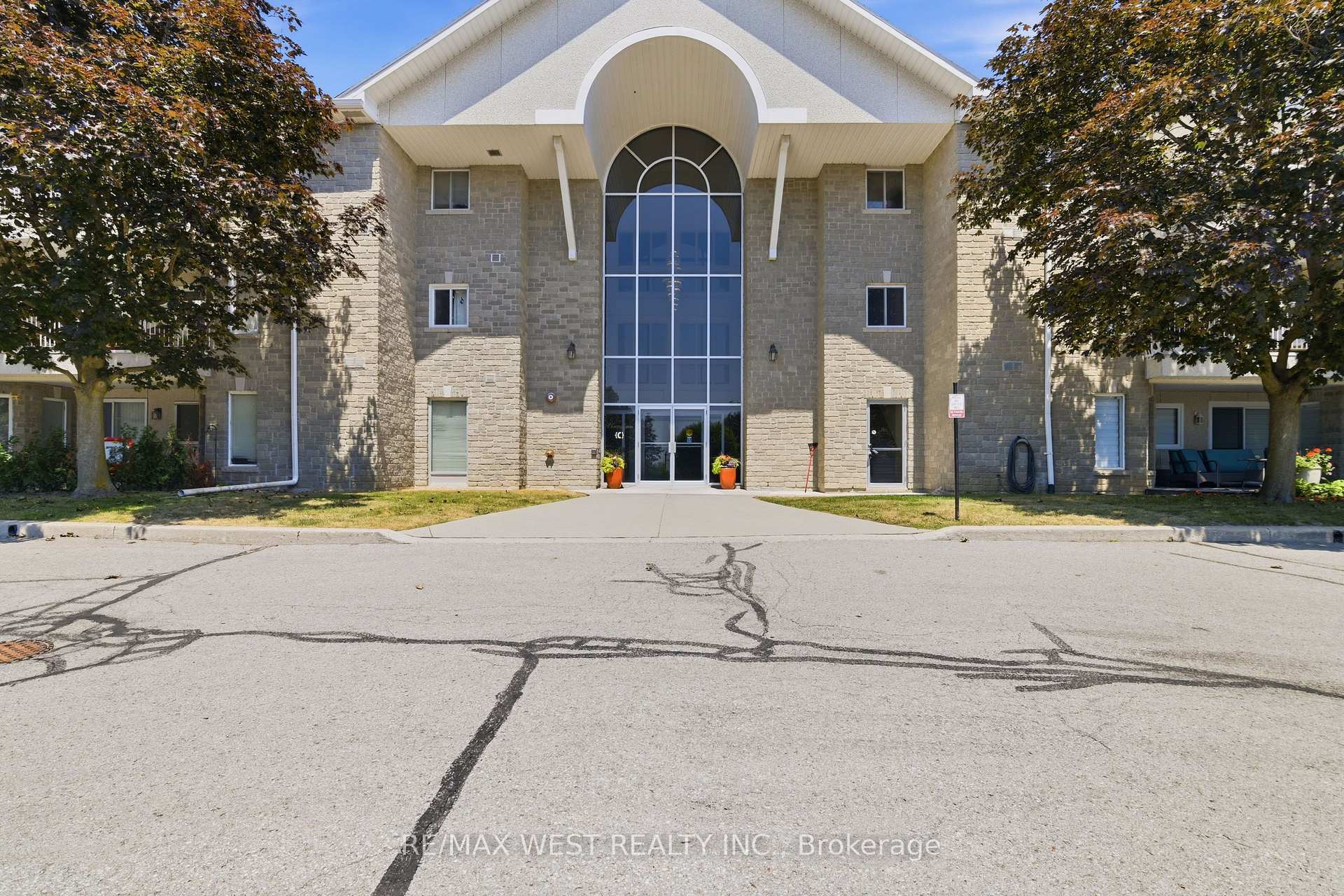 Photo of Unit 205C, 1099 Clonsilla Avenue