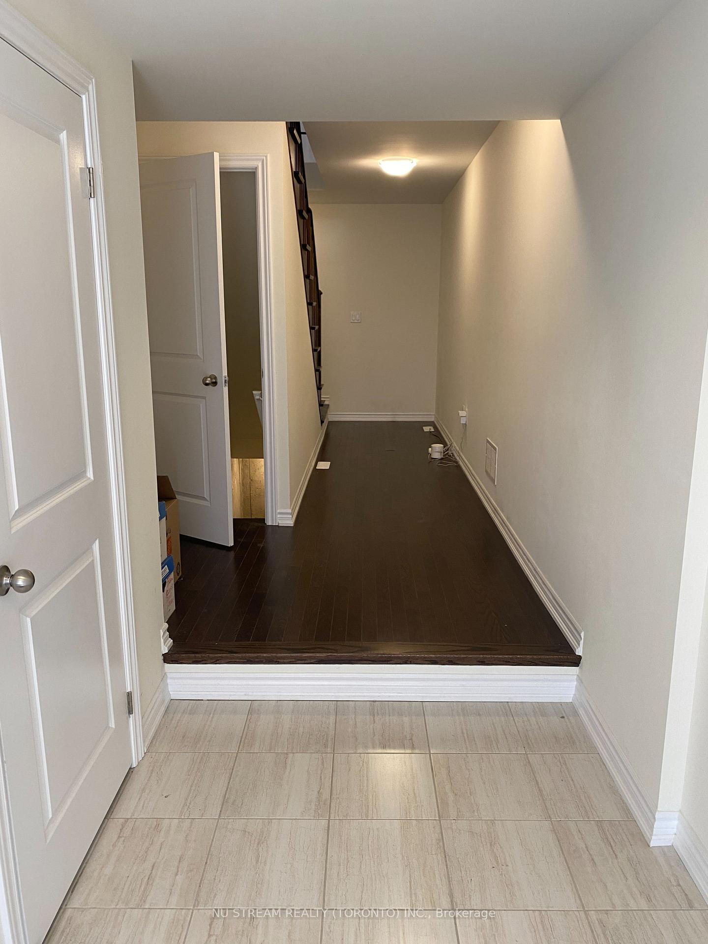 Photo 3 of 11 Griffith Street, Aurora, Bayview Northeast — HOMEH