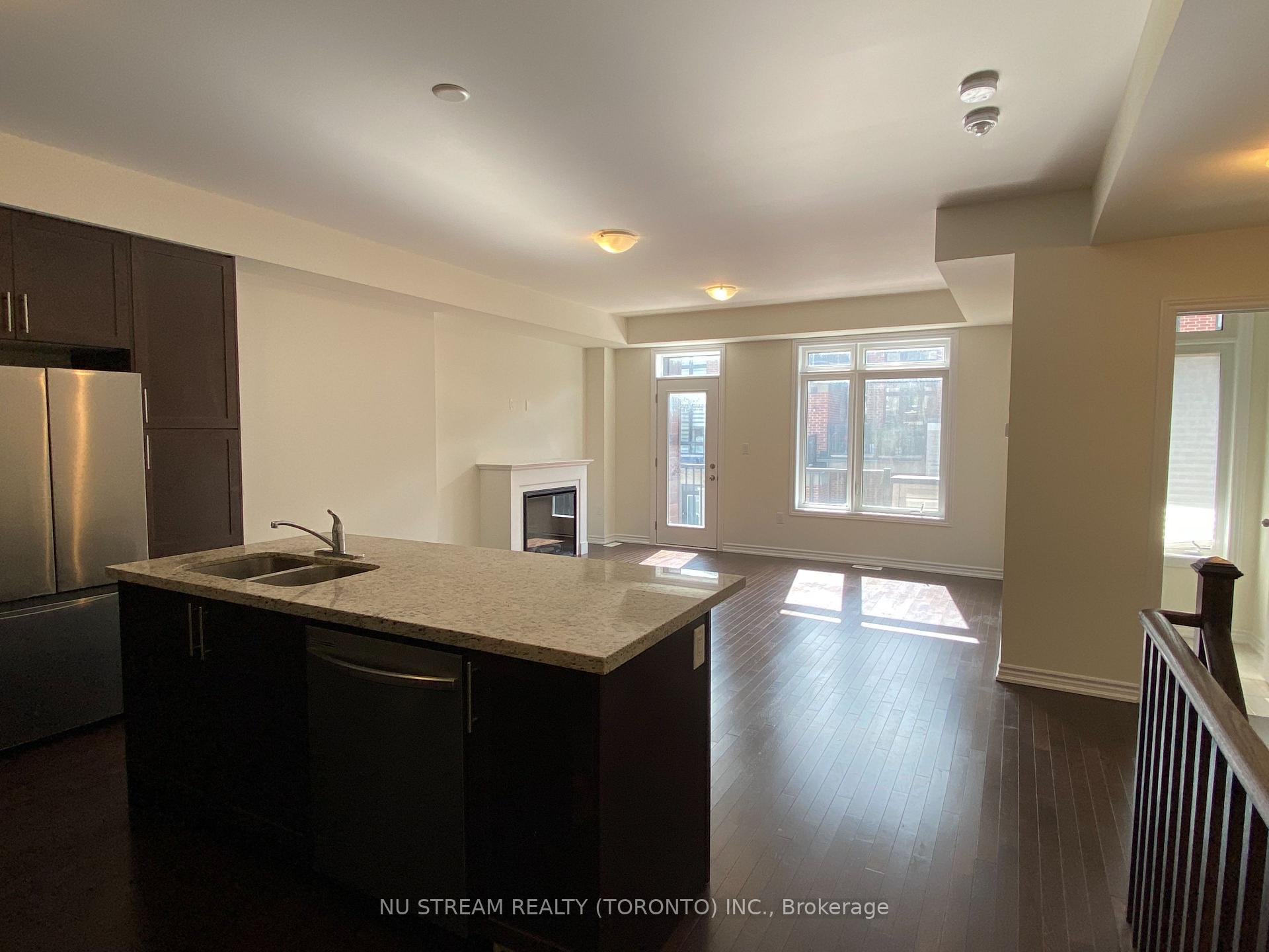Photo 10 of 11 Griffith Street, Aurora, Bayview Northeast — HOMEH