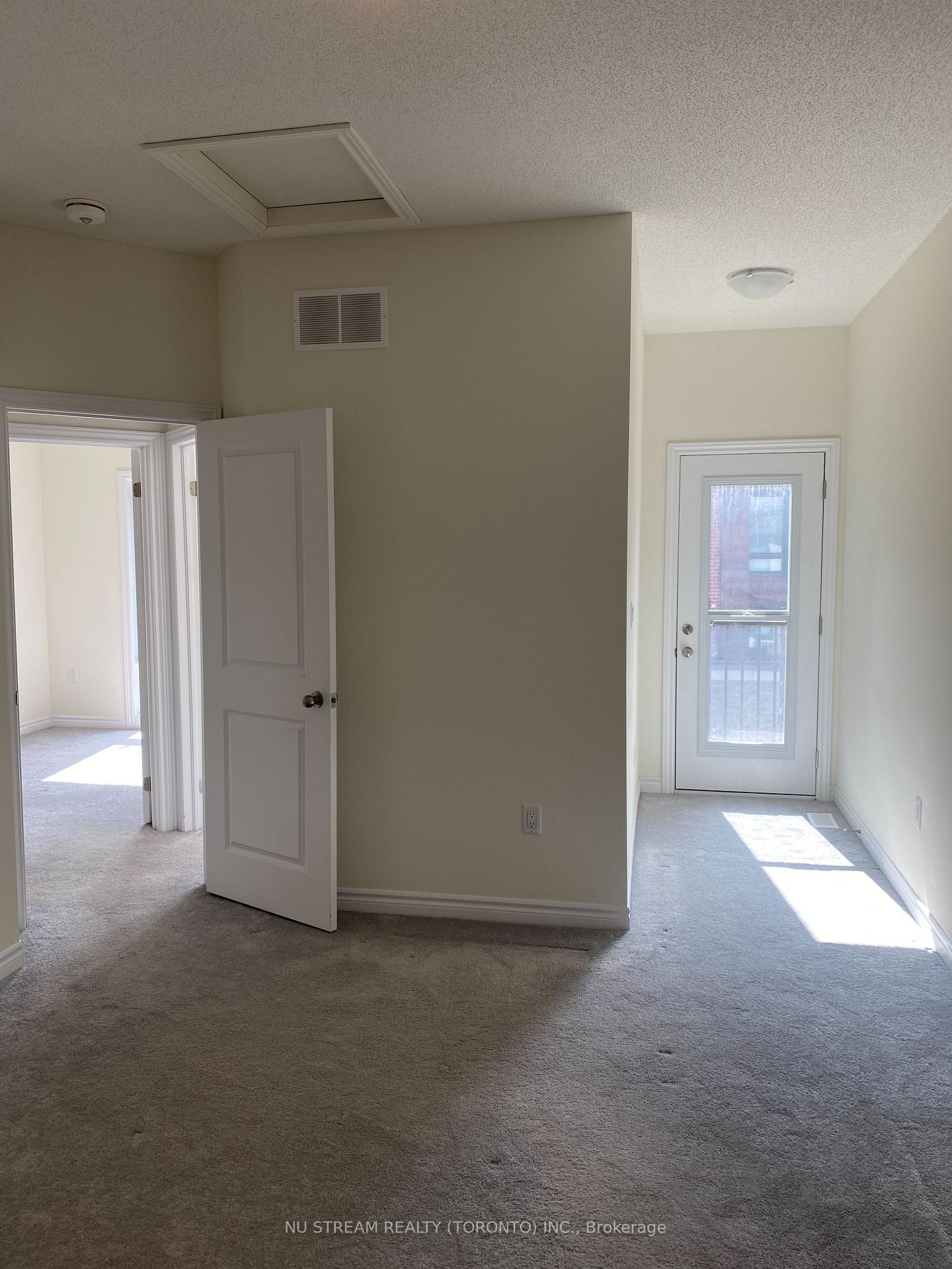 Photo 16 of 11 Griffith Street, Aurora, Bayview Northeast — HOMEH