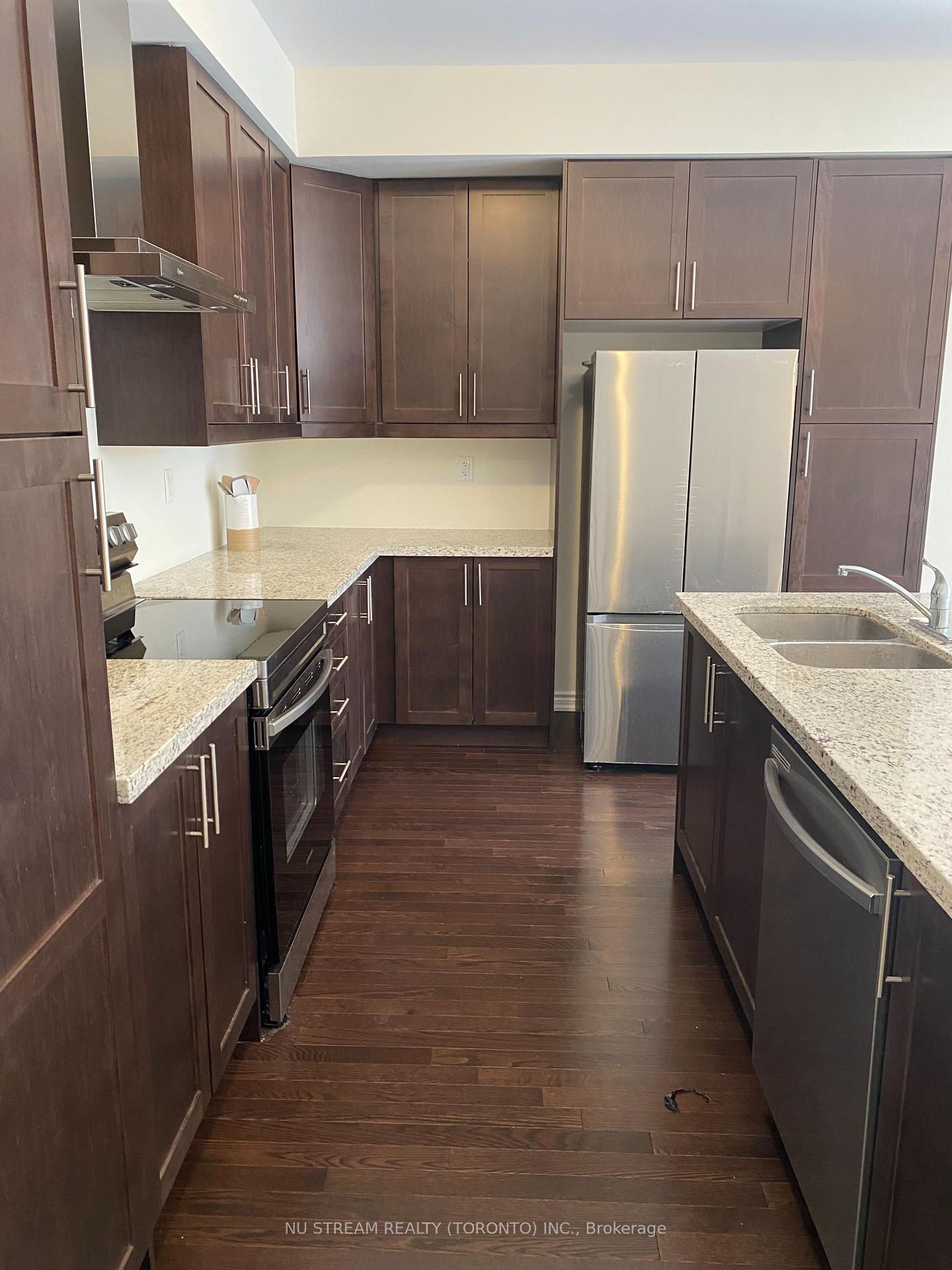 Photo 21 of 11 Griffith Street, Aurora, Bayview Northeast — HOMEH