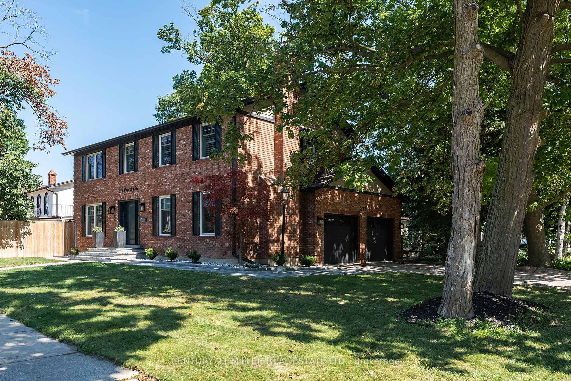 Photo 2 of 579 Fourth Line, Oakville, West — HOMEH