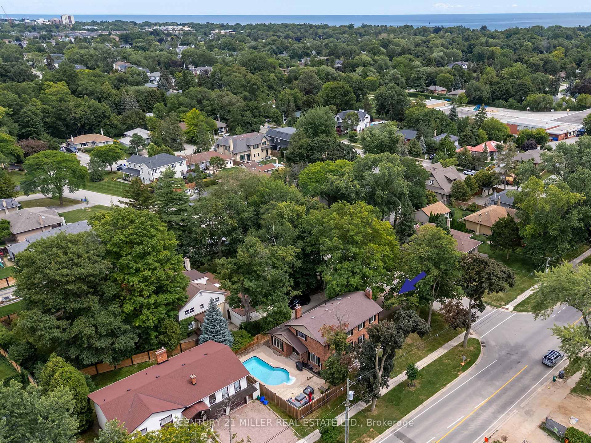 Photo 3 of 579 Fourth Line, Oakville, West — HOMEH