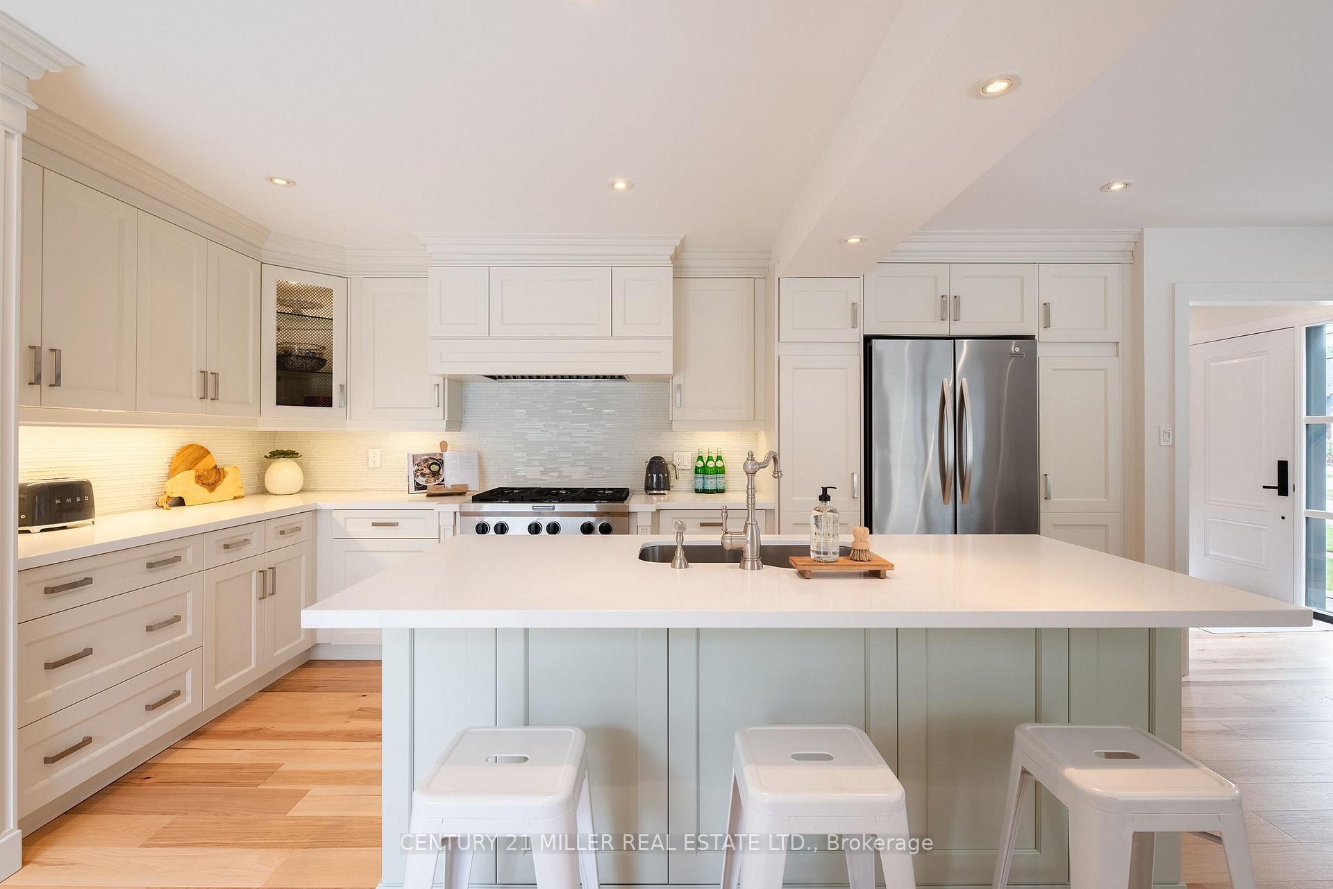 Photo 12 of 579 Fourth Line, Oakville, West — HOMEH