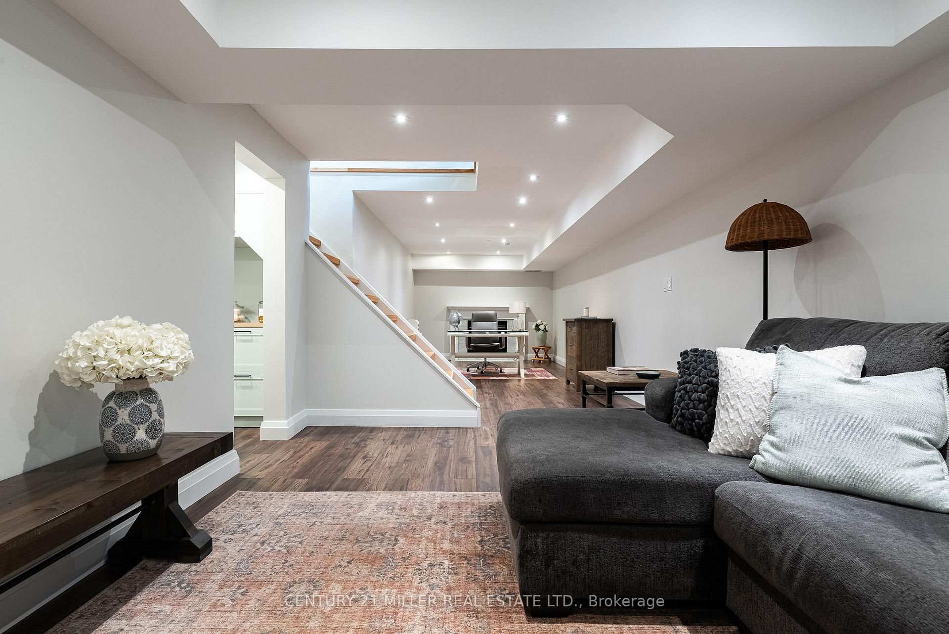 Photo 31 of 579 Fourth Line, Oakville, West — HOMEH
