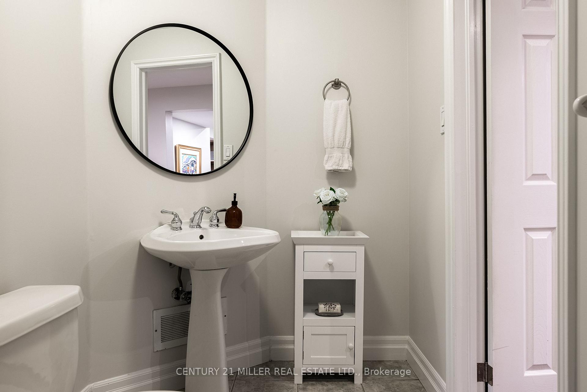 Photo 35 of 579 Fourth Line, Oakville, West — HOMEH