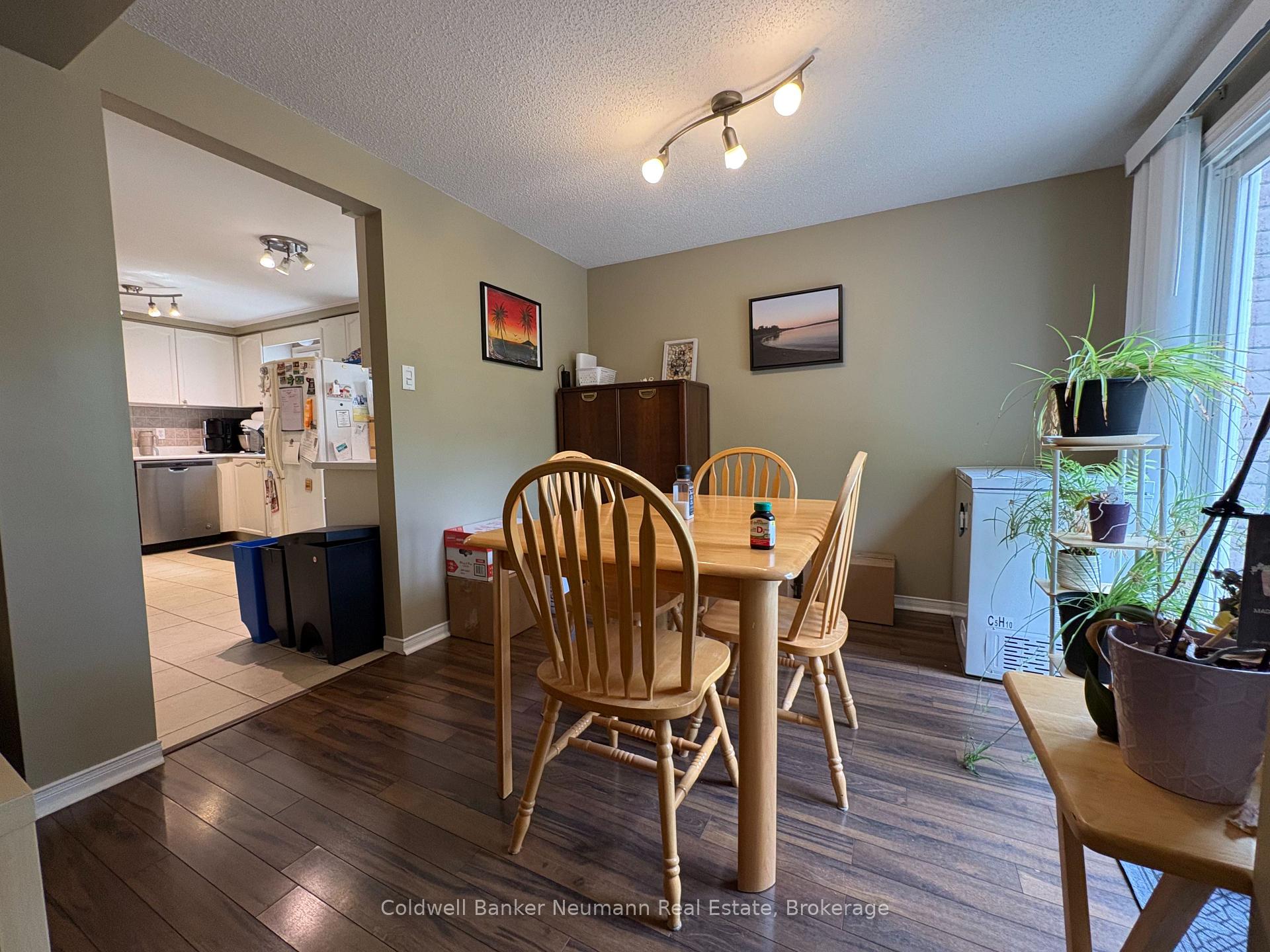 Photo 4 of Unit UPPER, 120 Moss Place, Guelph, Kortright West — HOMEH