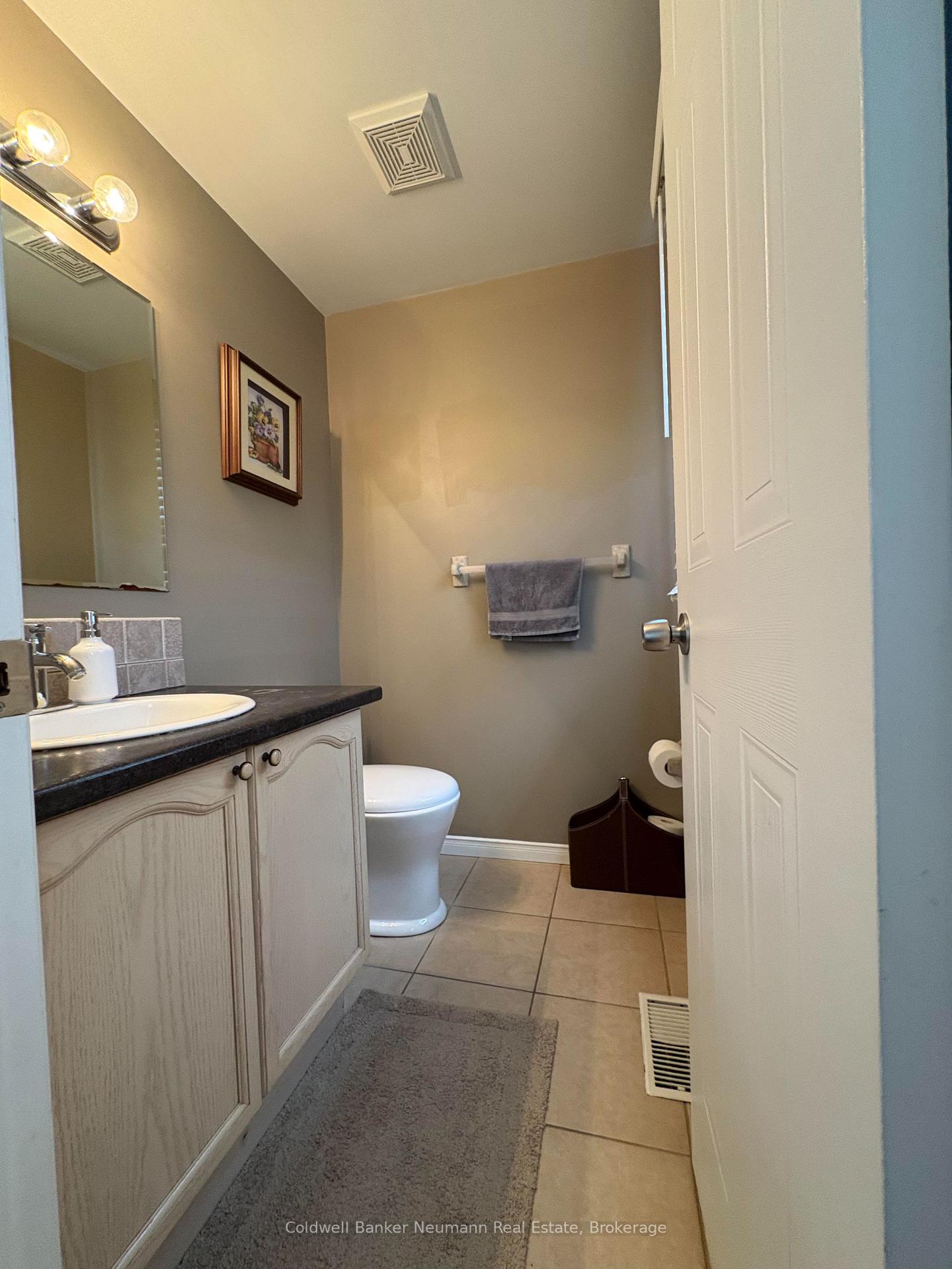Photo 7 of Unit UPPER, 120 Moss Place, Guelph, Kortright West — HOMEH