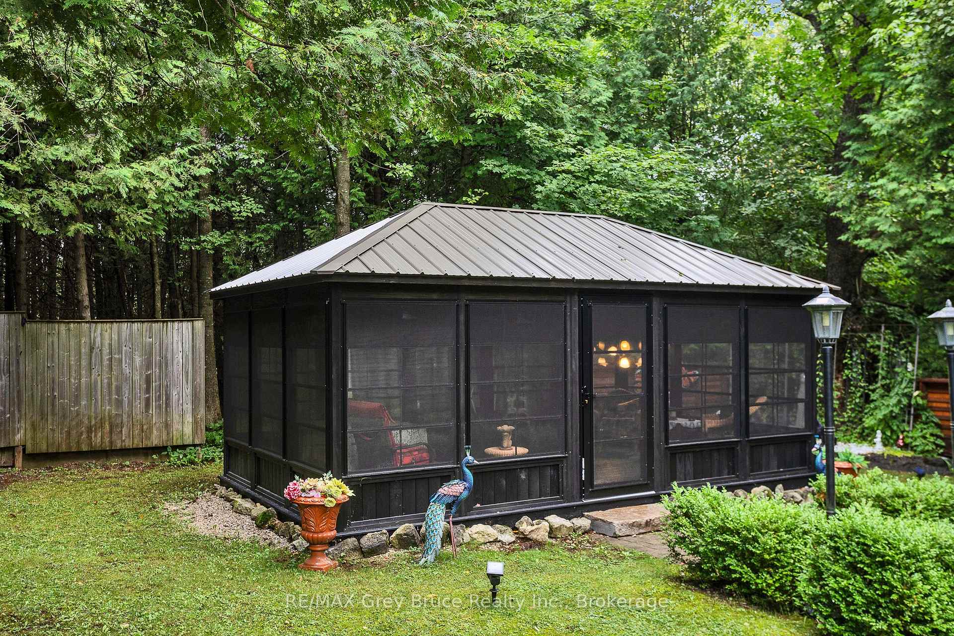 Photo 3 of 263617 Southgate Road, Southgate — HOMEH