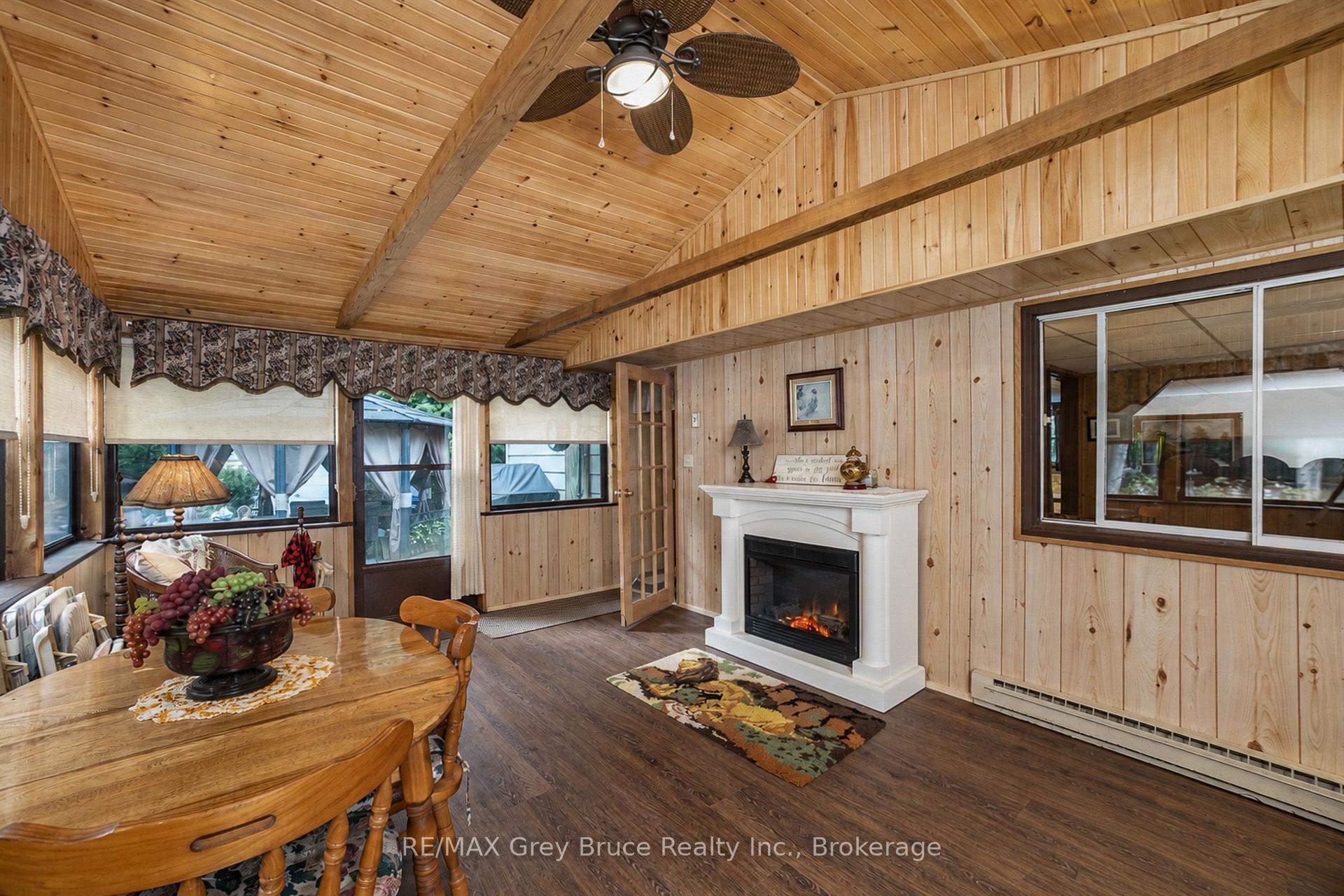 Photo 8 of 263617 Southgate Road, Southgate — HOMEH