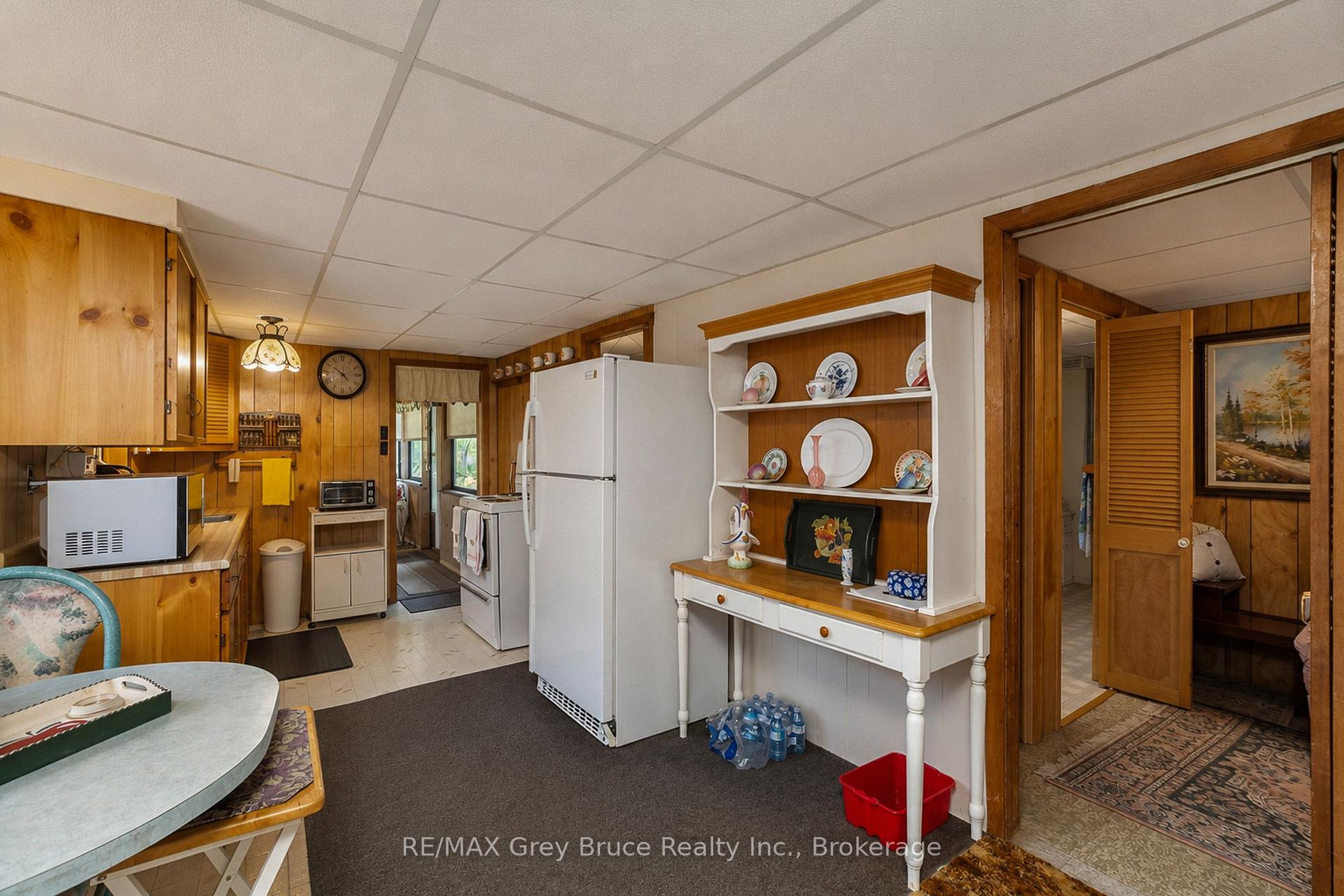 Photo 13 of 263617 Southgate Road, Southgate — HOMEH
