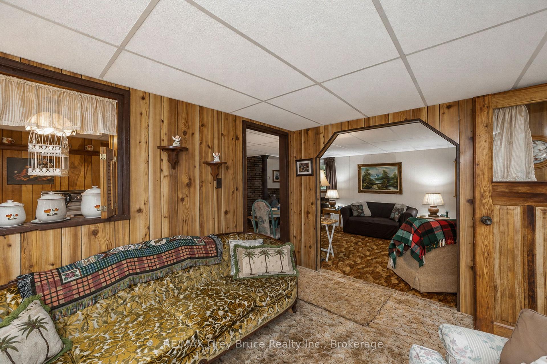 Photo 17 of 263617 Southgate Road, Southgate — HOMEH