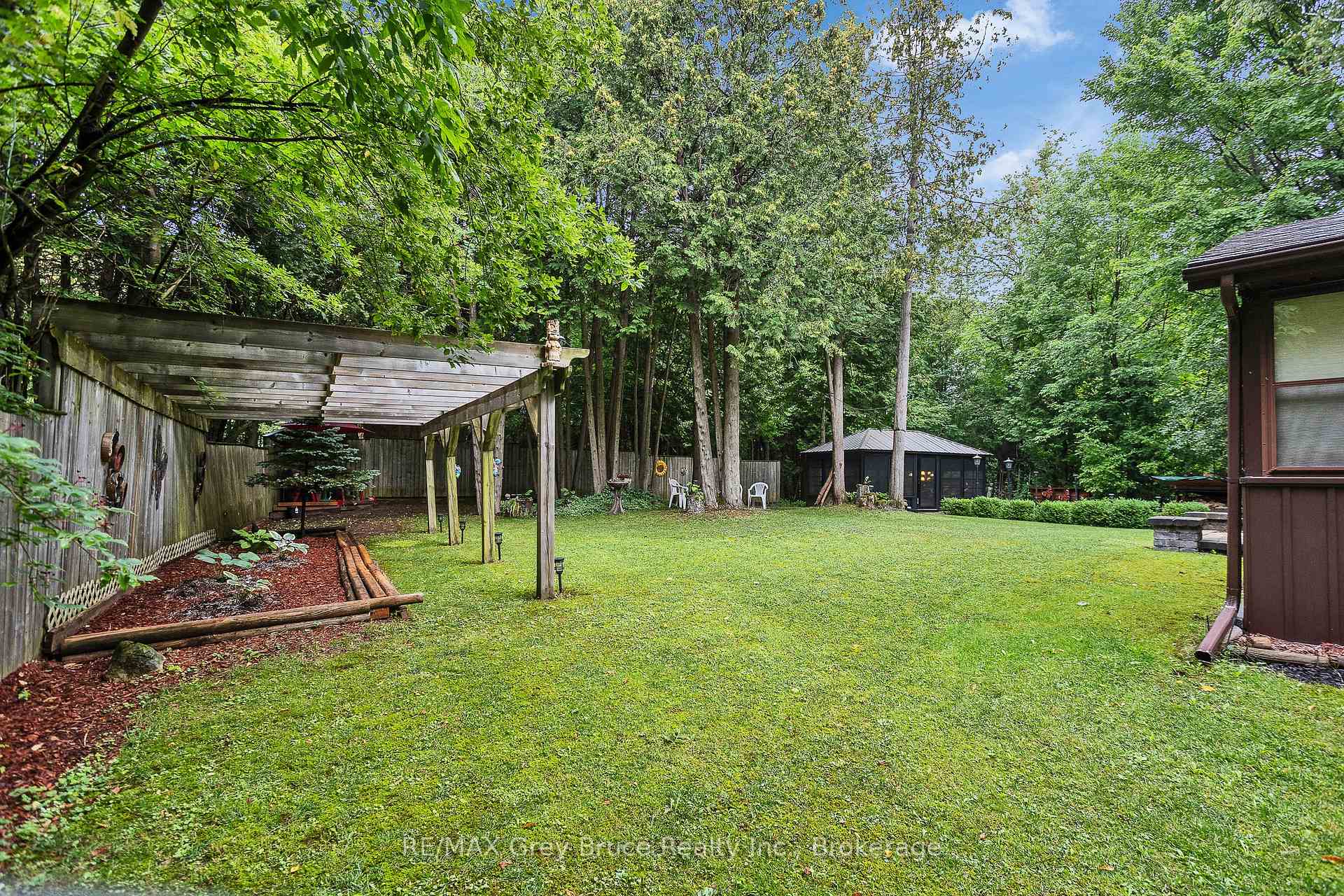 Photo 31 of 263617 Southgate Road, Southgate — HOMEH