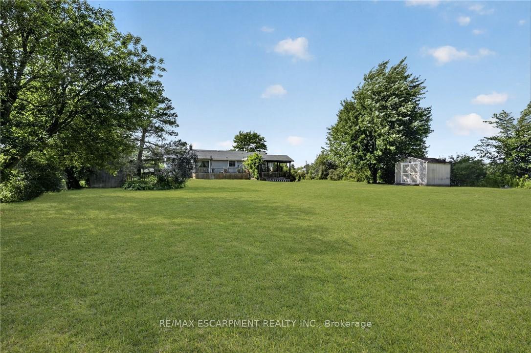 Photo 2 of 3235 Grassie Road, Grimsby, Grimsby Escarpment — HOMEH