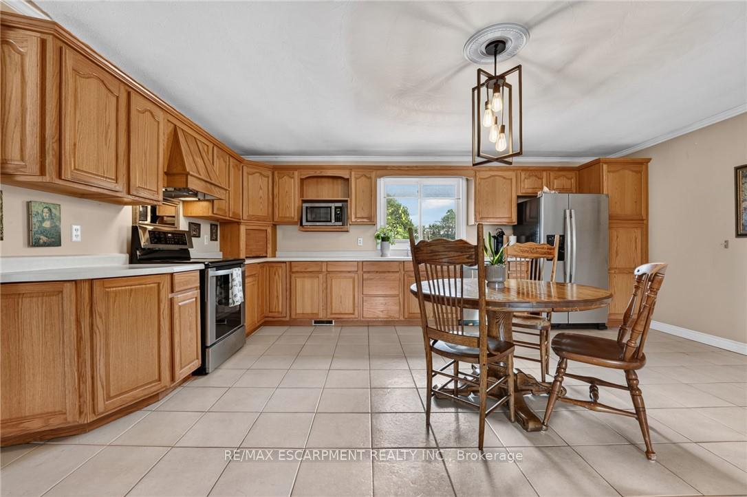 Photo 4 of 3235 Grassie Road, Grimsby, Grimsby Escarpment — HOMEH