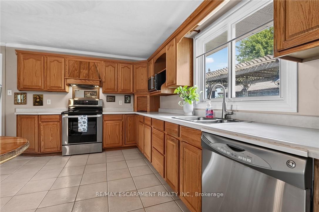 Photo 5 of 3235 Grassie Road, Grimsby, Grimsby Escarpment — HOMEH