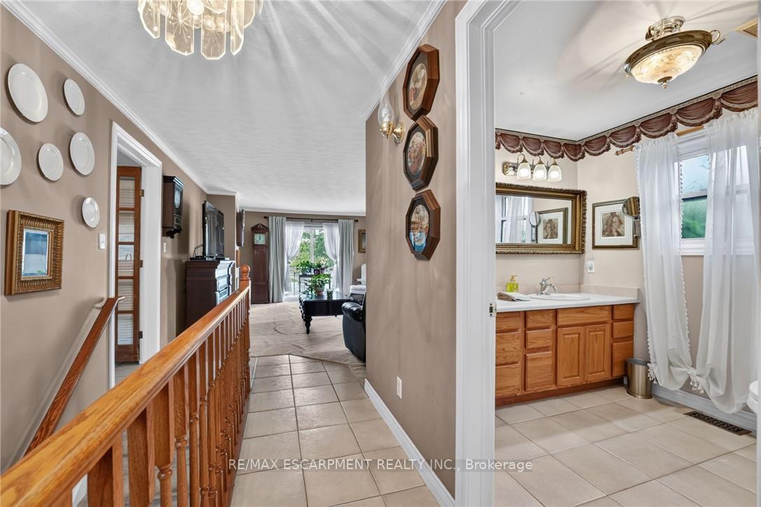 Photo 13 of 3235 Grassie Road, Grimsby, Grimsby Escarpment — HOMEH