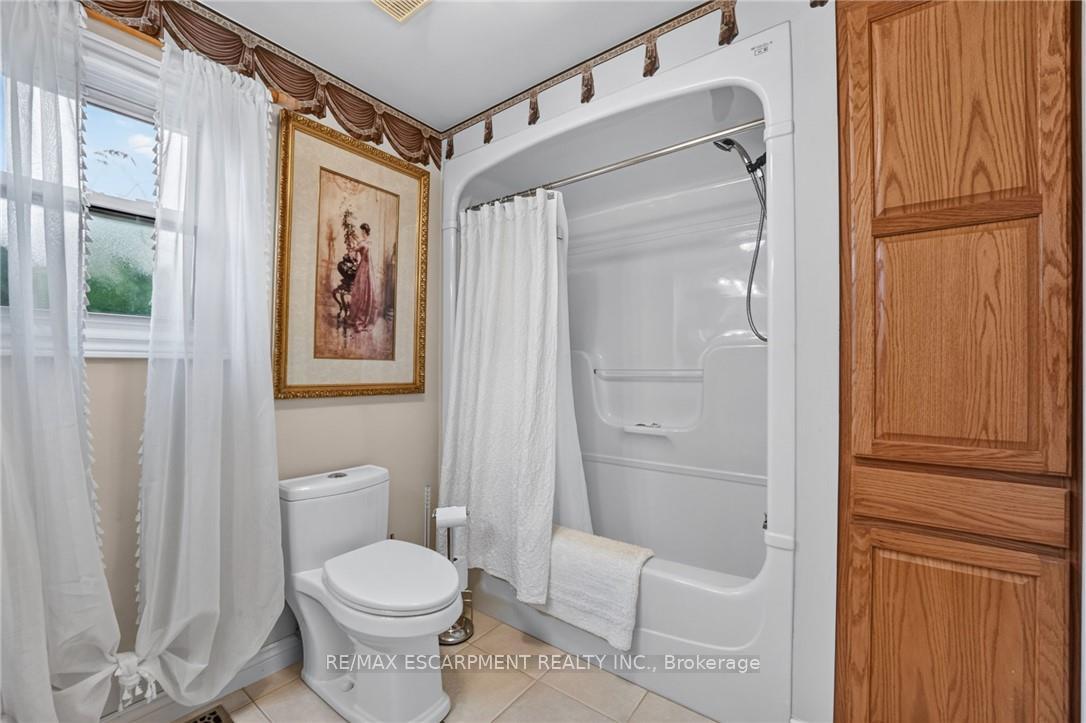 Photo 14 of 3235 Grassie Road, Grimsby, Grimsby Escarpment — HOMEH