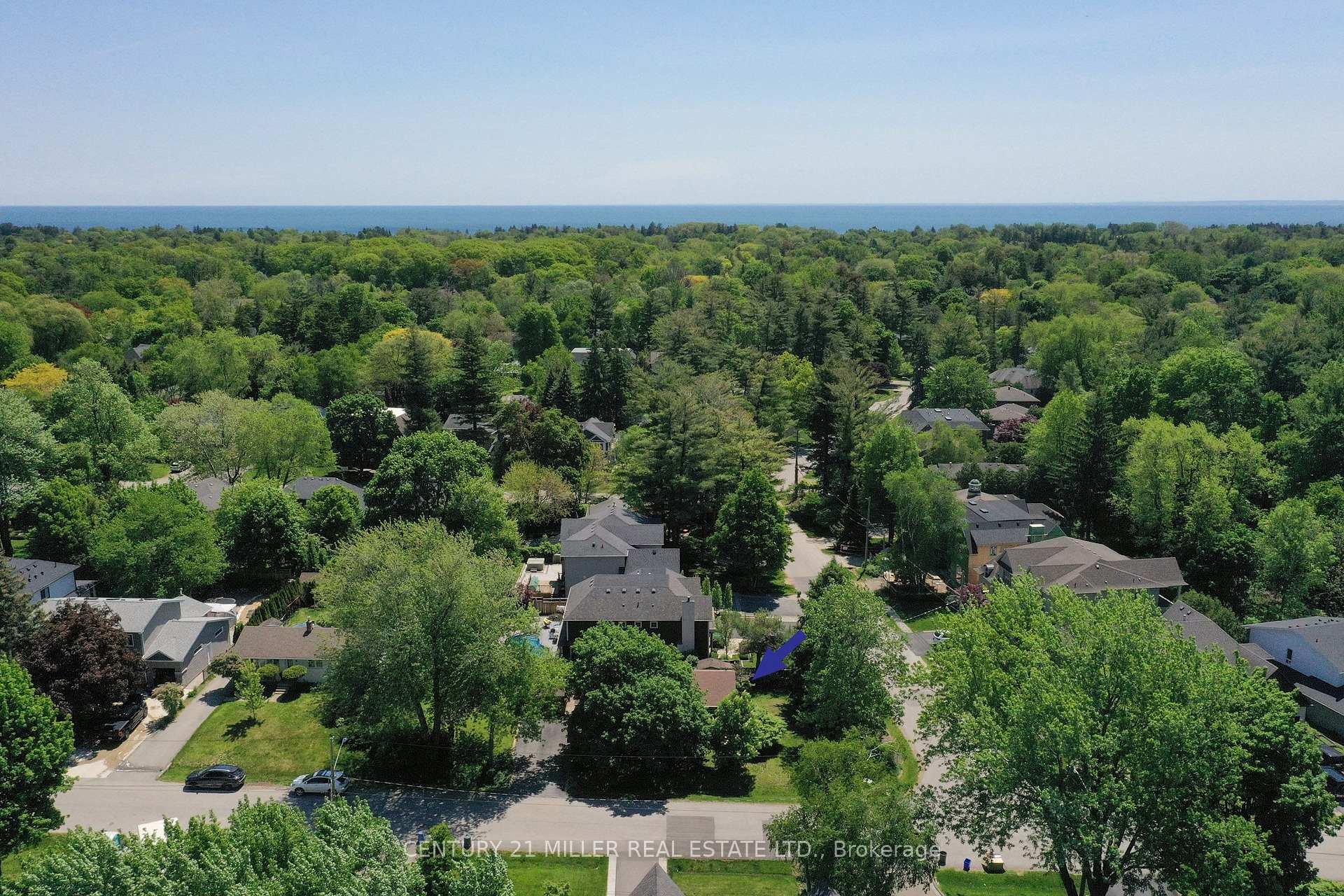 Photo 2 of 1304 Avon Crescent, Oakville, Morrison — HOMEH
