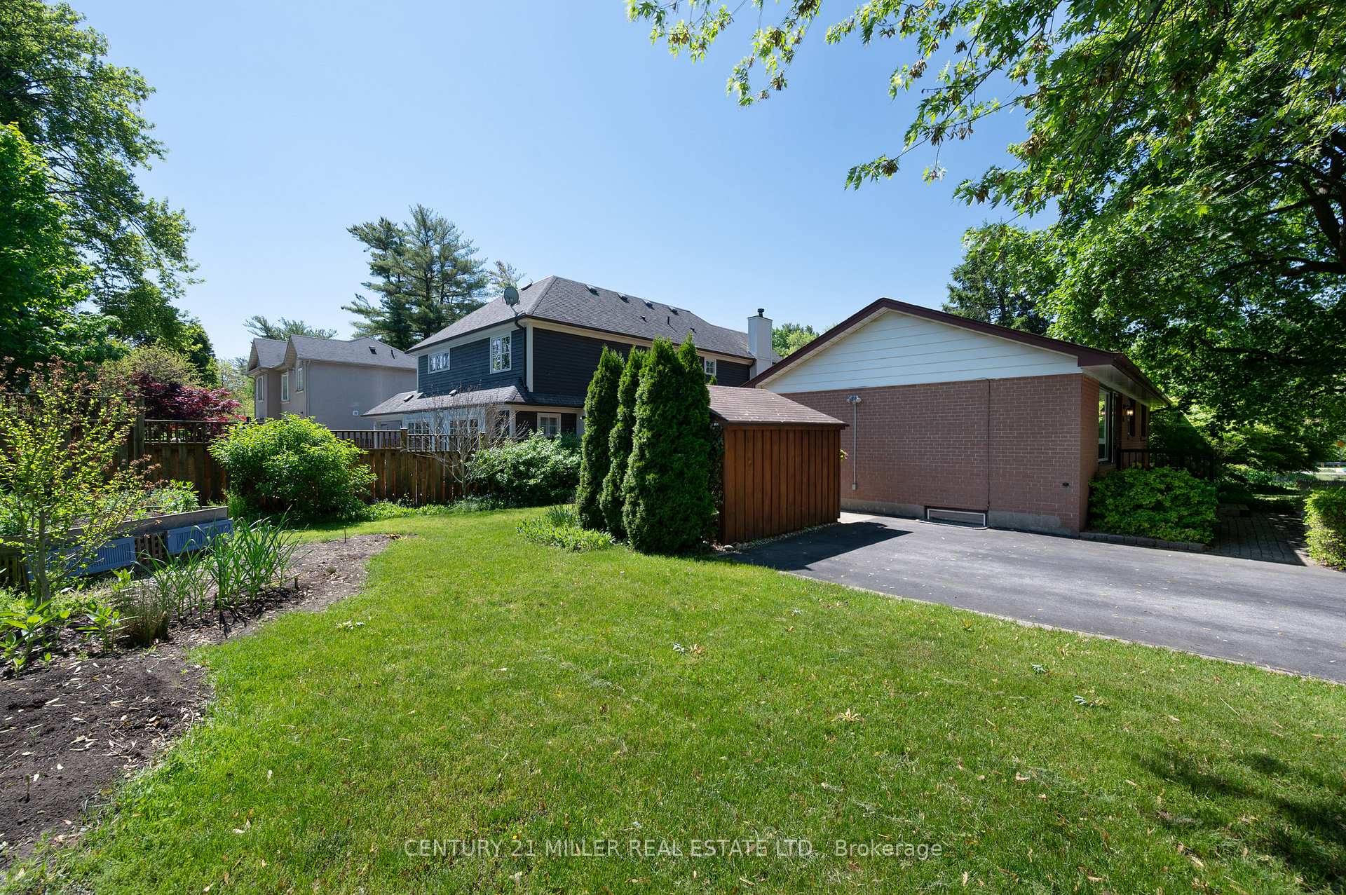 Photo 6 of 1304 Avon Crescent, Oakville, Morrison — HOMEH