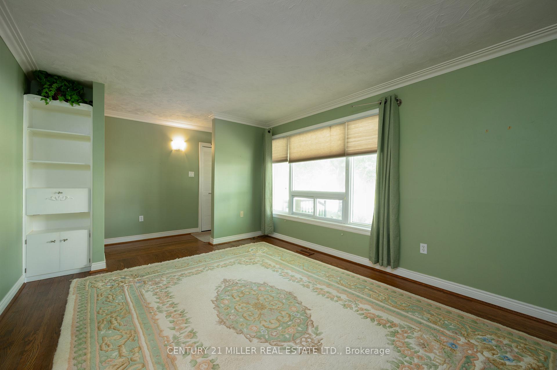 Photo 12 of 1304 Avon Crescent, Oakville, Morrison — HOMEH