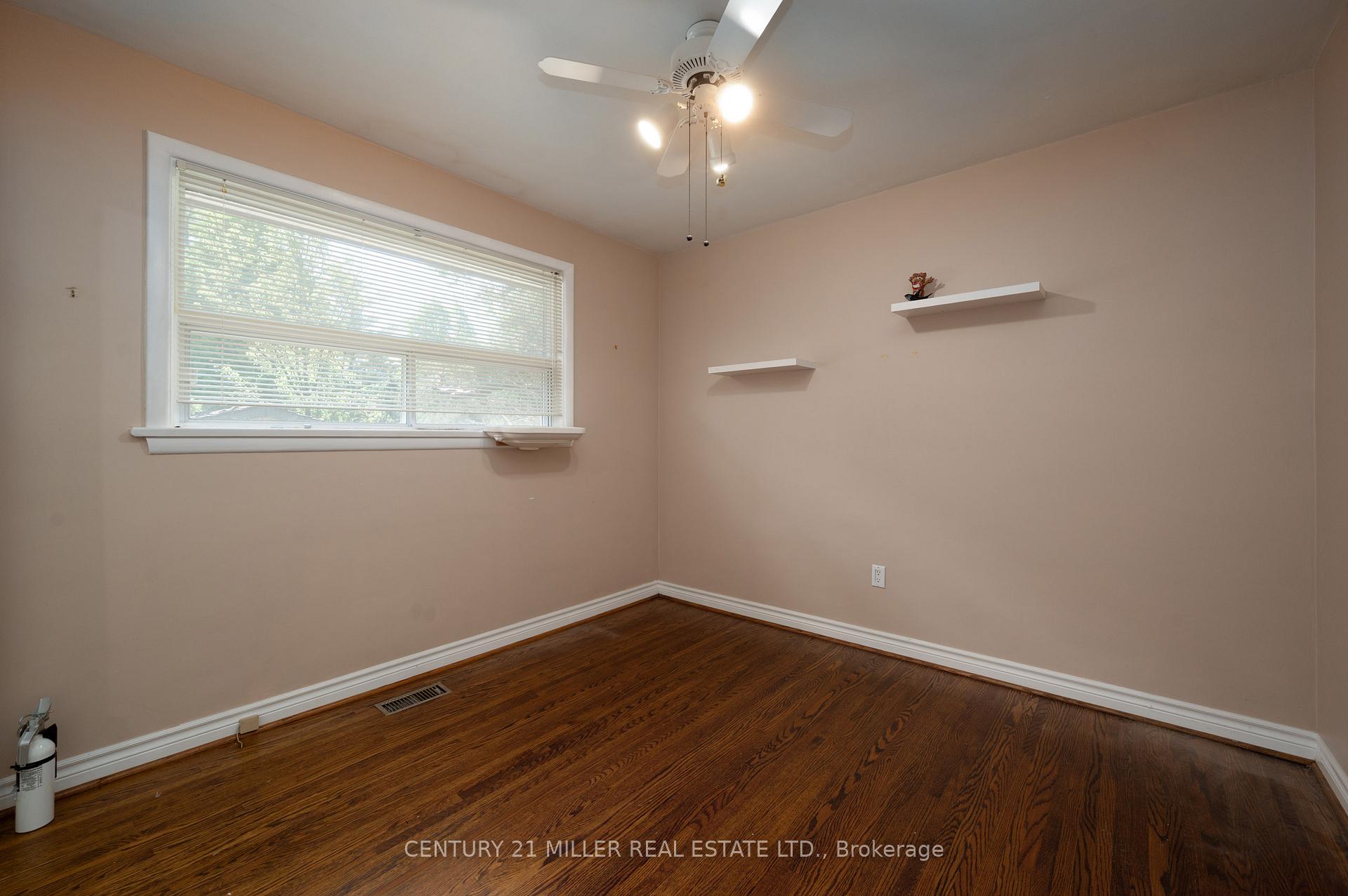 Photo 15 of 1304 Avon Crescent, Oakville, Morrison — HOMEH