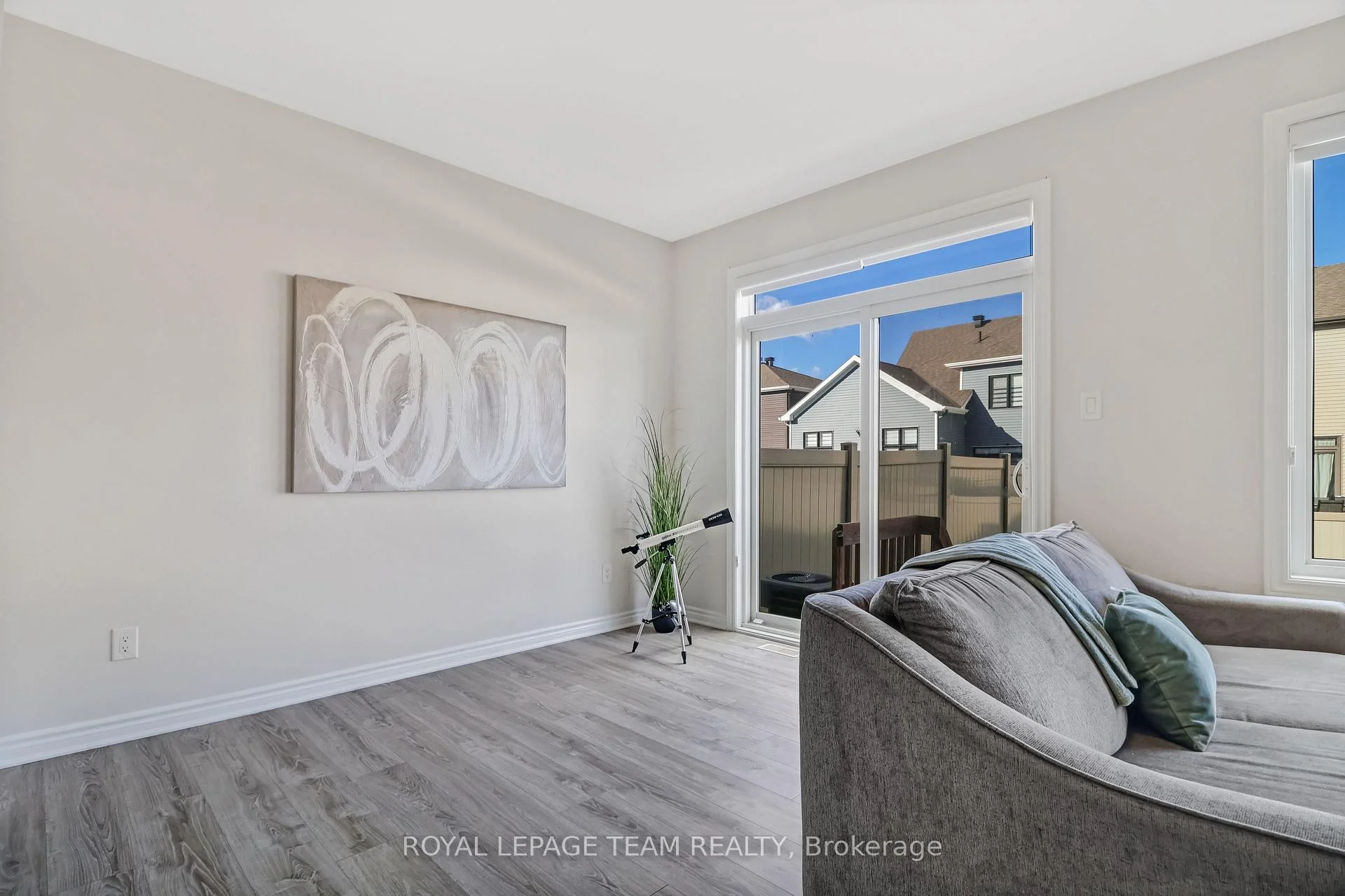 Photo 11 of 770 Brittanic Road, Ottawa, Kanata - Emerald Meadows/Trailwest — HOMEH