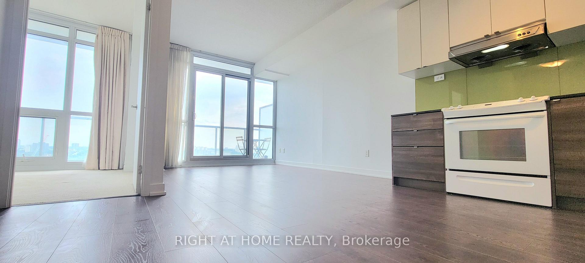 Photo 3 of Unit 2703, 121 McMahon Drive, North York, Bayview Village — HOMEH