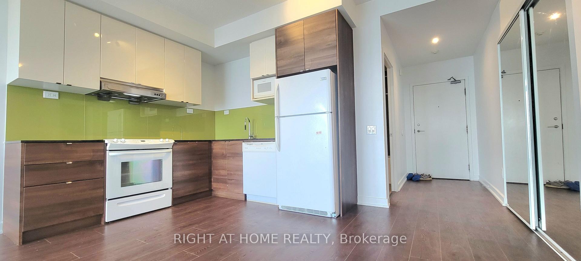 Photo 6 of Unit 2703, 121 McMahon Drive, North York, Bayview Village — HOMEH