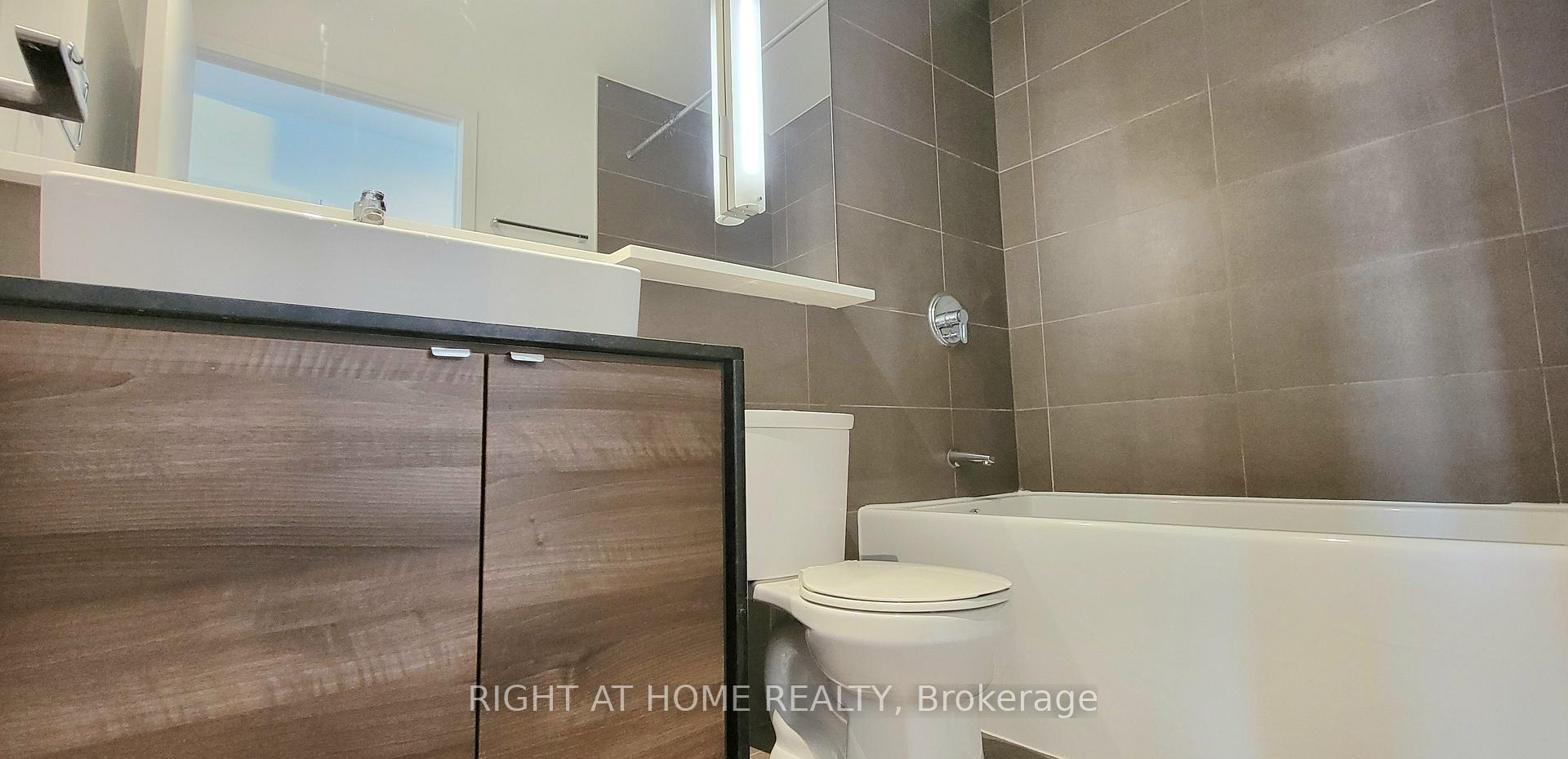 Photo 13 of Unit 2703, 121 McMahon Drive, North York, Bayview Village — HOMEH