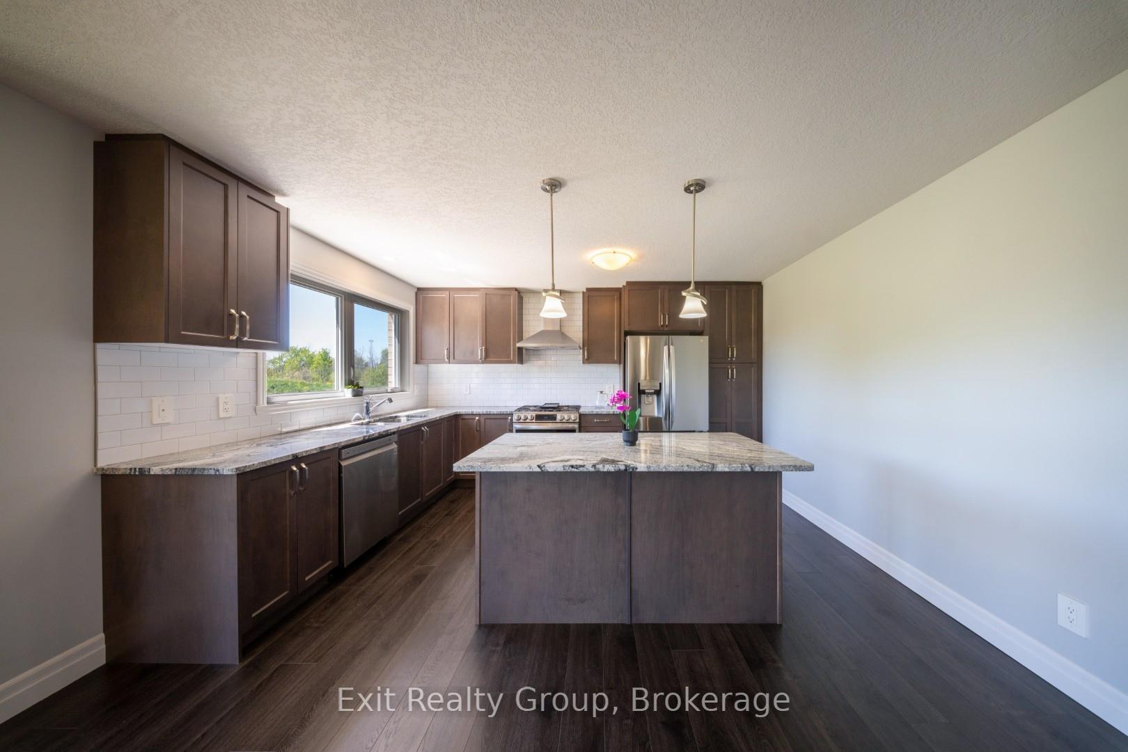 Photo 9 of 49 Lanark Drive, Belleville, Belleville Ward — HOMEH