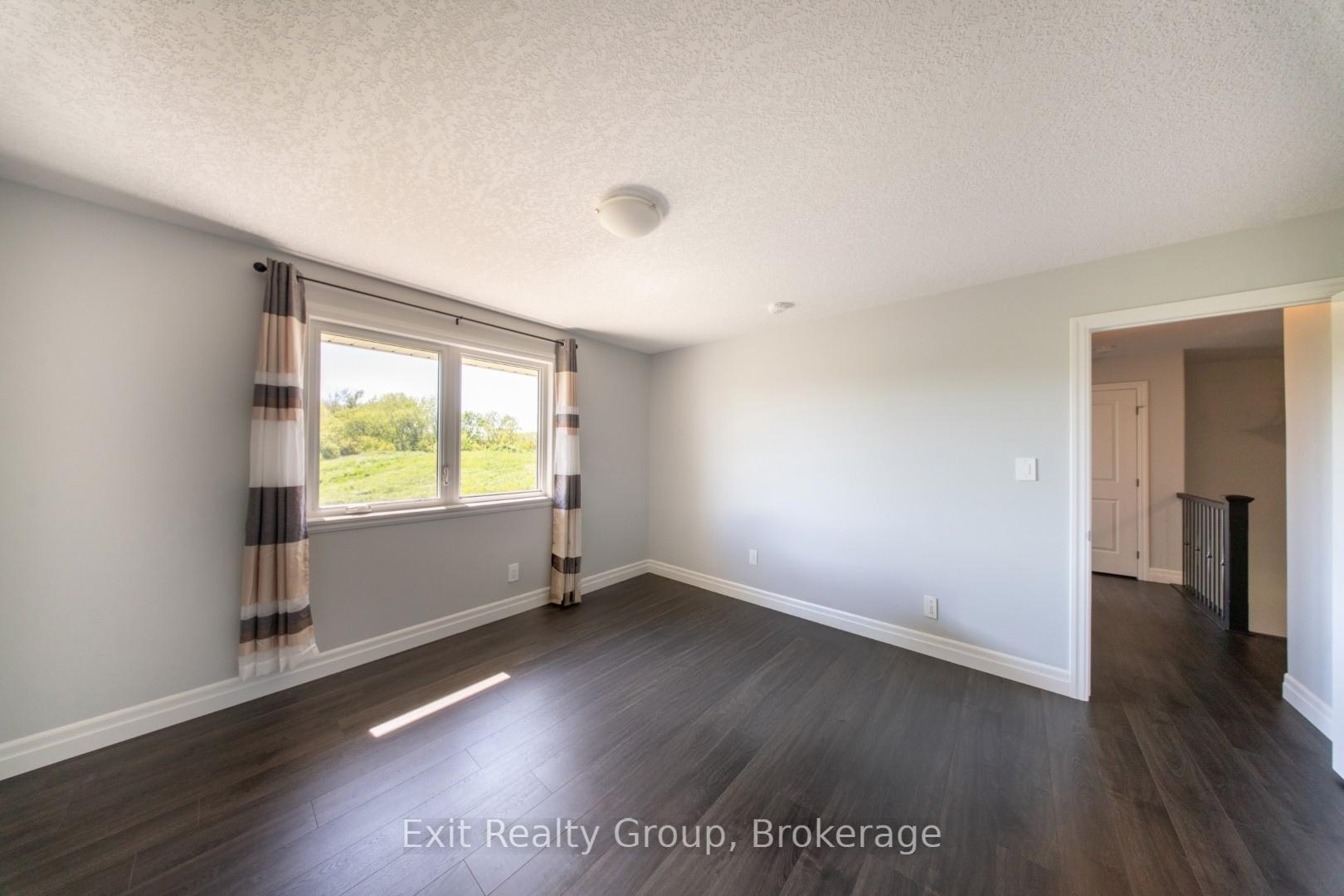 Photo 23 of 49 Lanark Drive, Belleville, Belleville Ward — HOMEH
