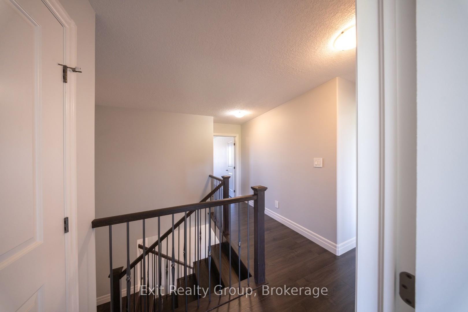 Photo 32 of 49 Lanark Drive, Belleville, Belleville Ward — HOMEH