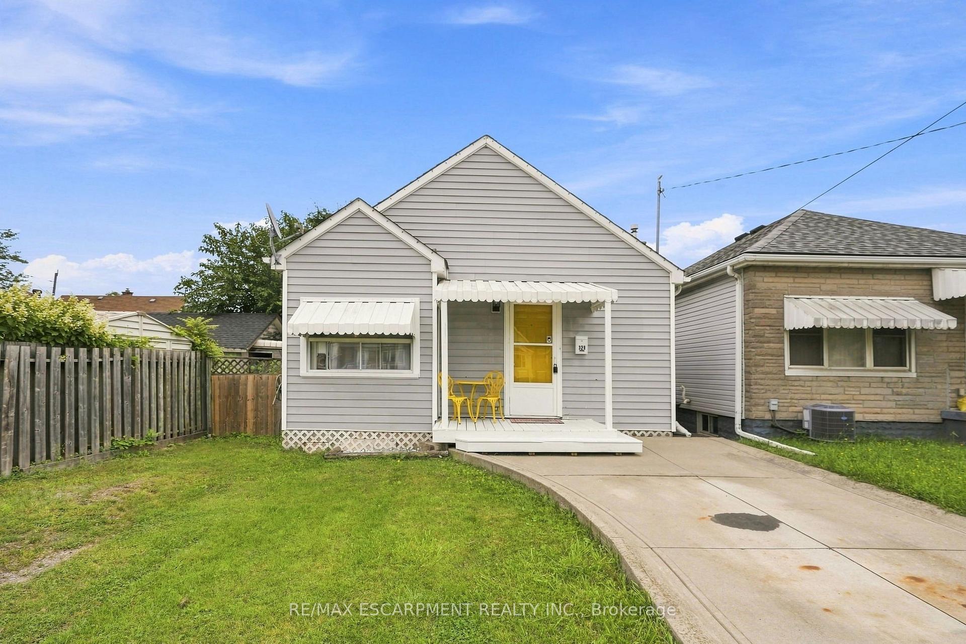 Photo of 328 Woodward Avenue