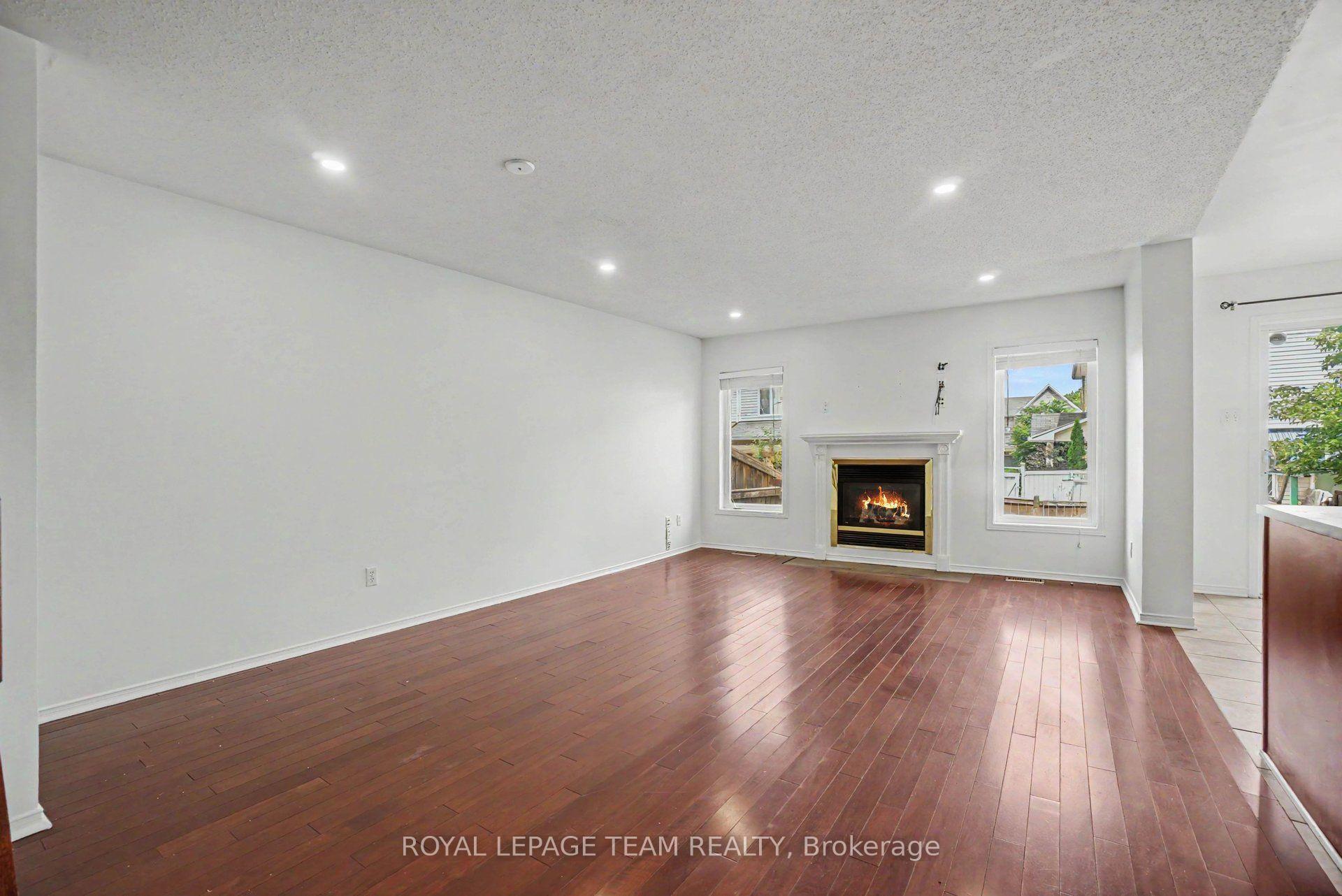 Photo 4 of 13 Stoneleigh Street, Ottawa, Barrhaven - Strandherd — HOMEH