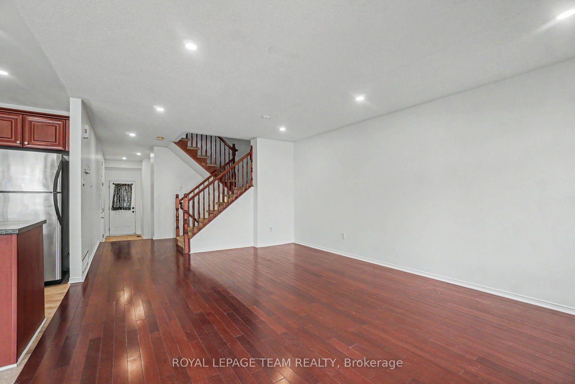 Photo 7 of 13 Stoneleigh Street, Ottawa, Barrhaven - Strandherd — HOMEH