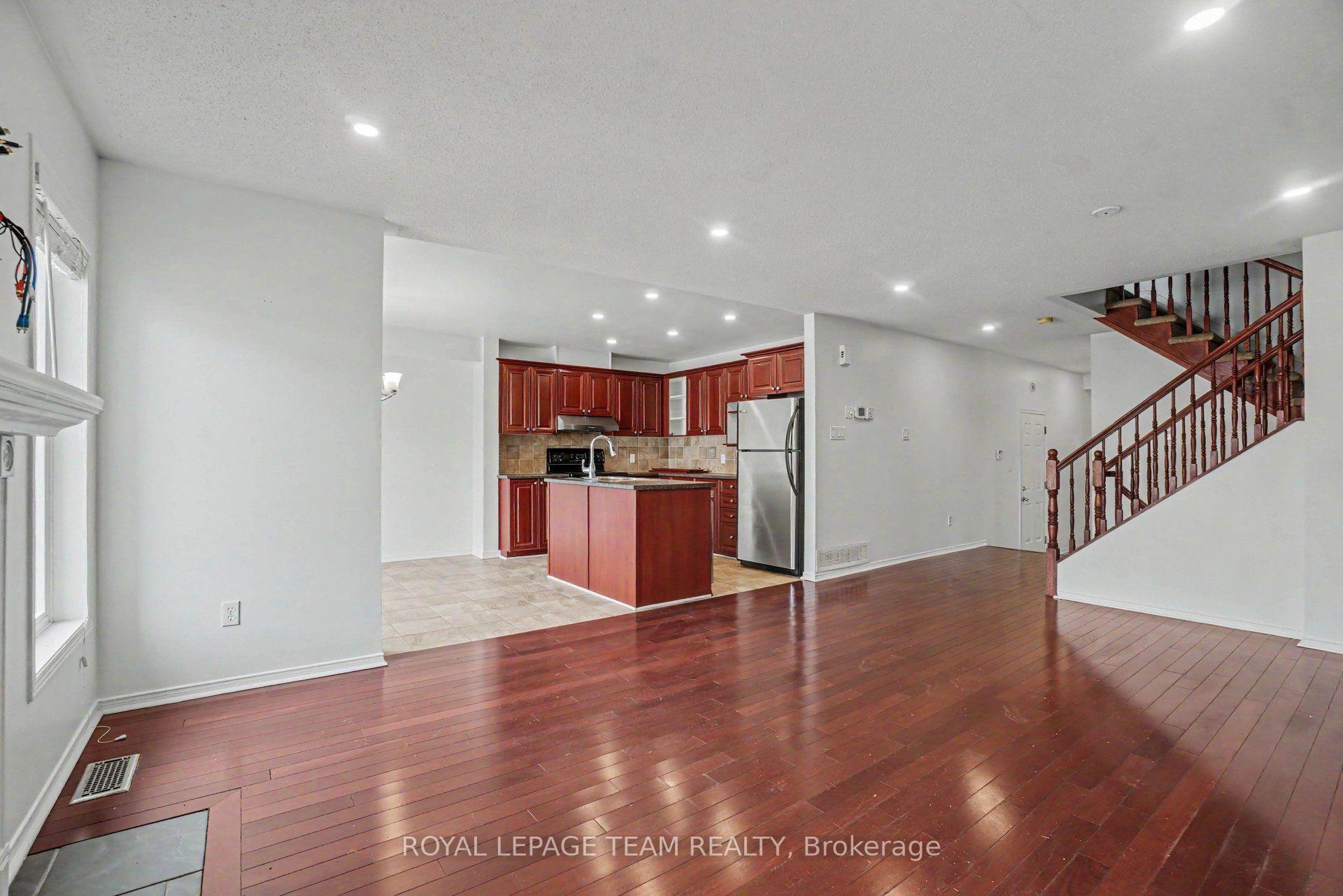 Photo 8 of 13 Stoneleigh Street, Ottawa, Barrhaven - Strandherd — HOMEH