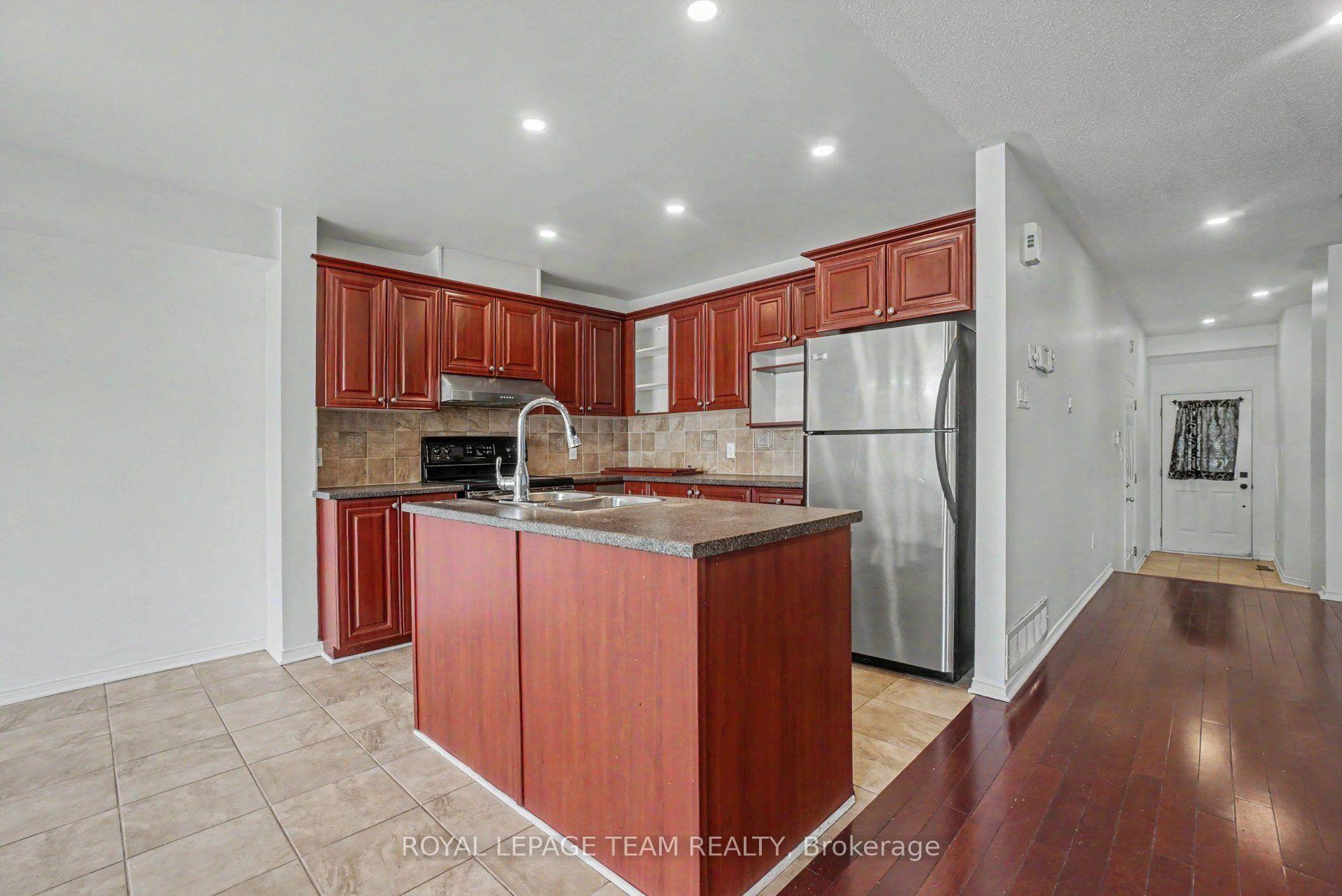 Photo 12 of 13 Stoneleigh Street, Ottawa, Barrhaven - Strandherd — HOMEH