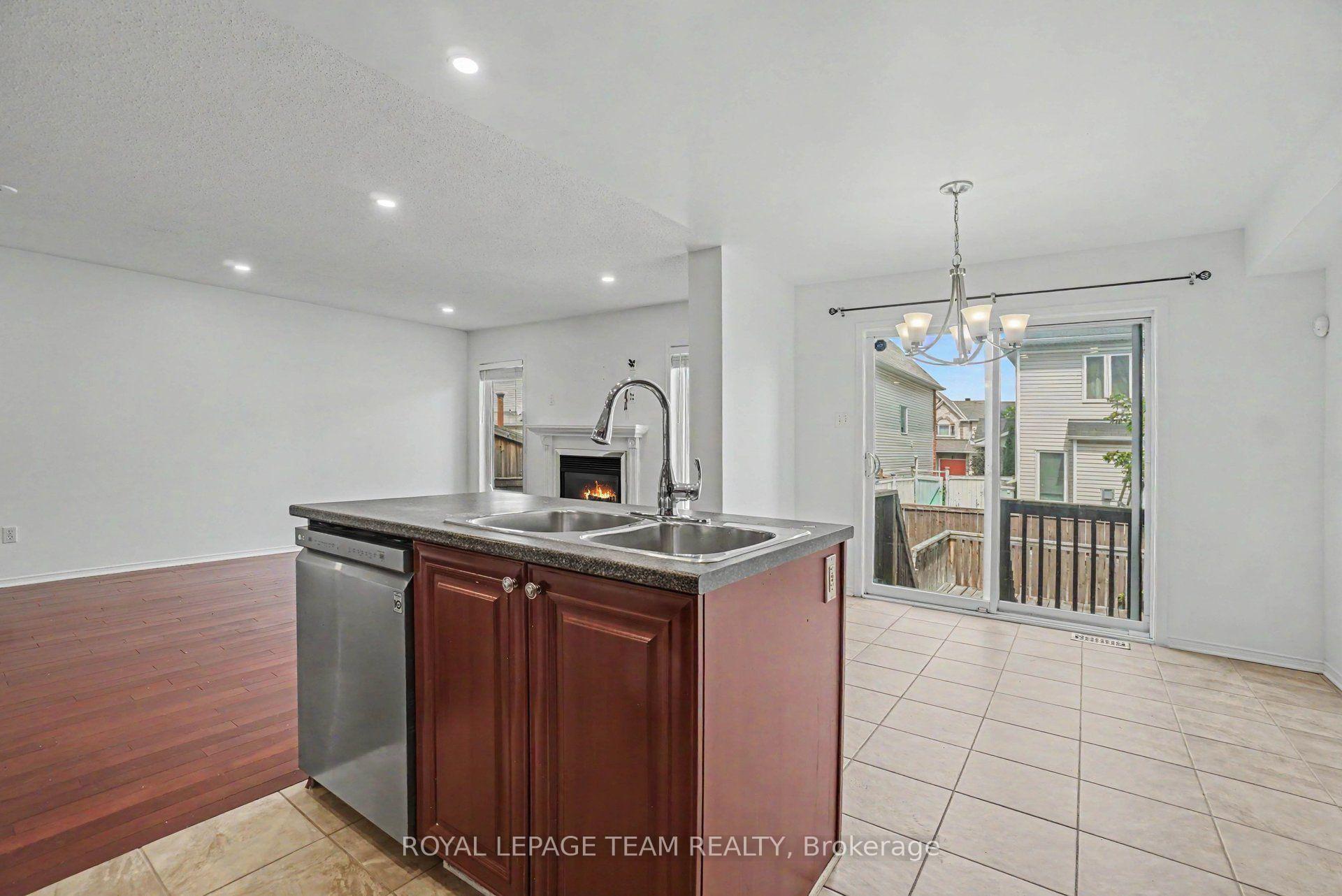 Photo 14 of 13 Stoneleigh Street, Ottawa, Barrhaven - Strandherd — HOMEH