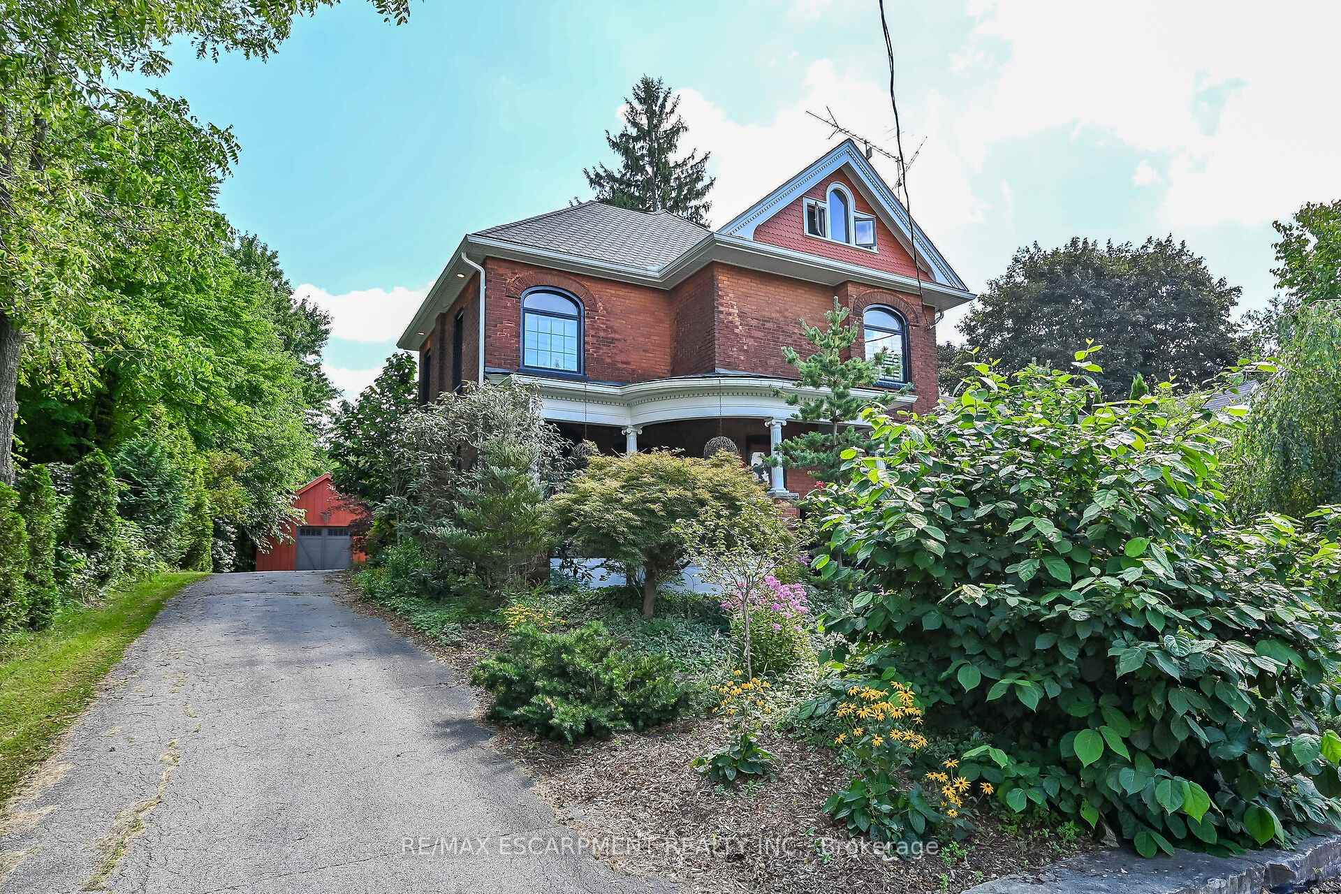 Photo 1 of 2074 Governors Road, Hamilton, Ancaster — HOMEH