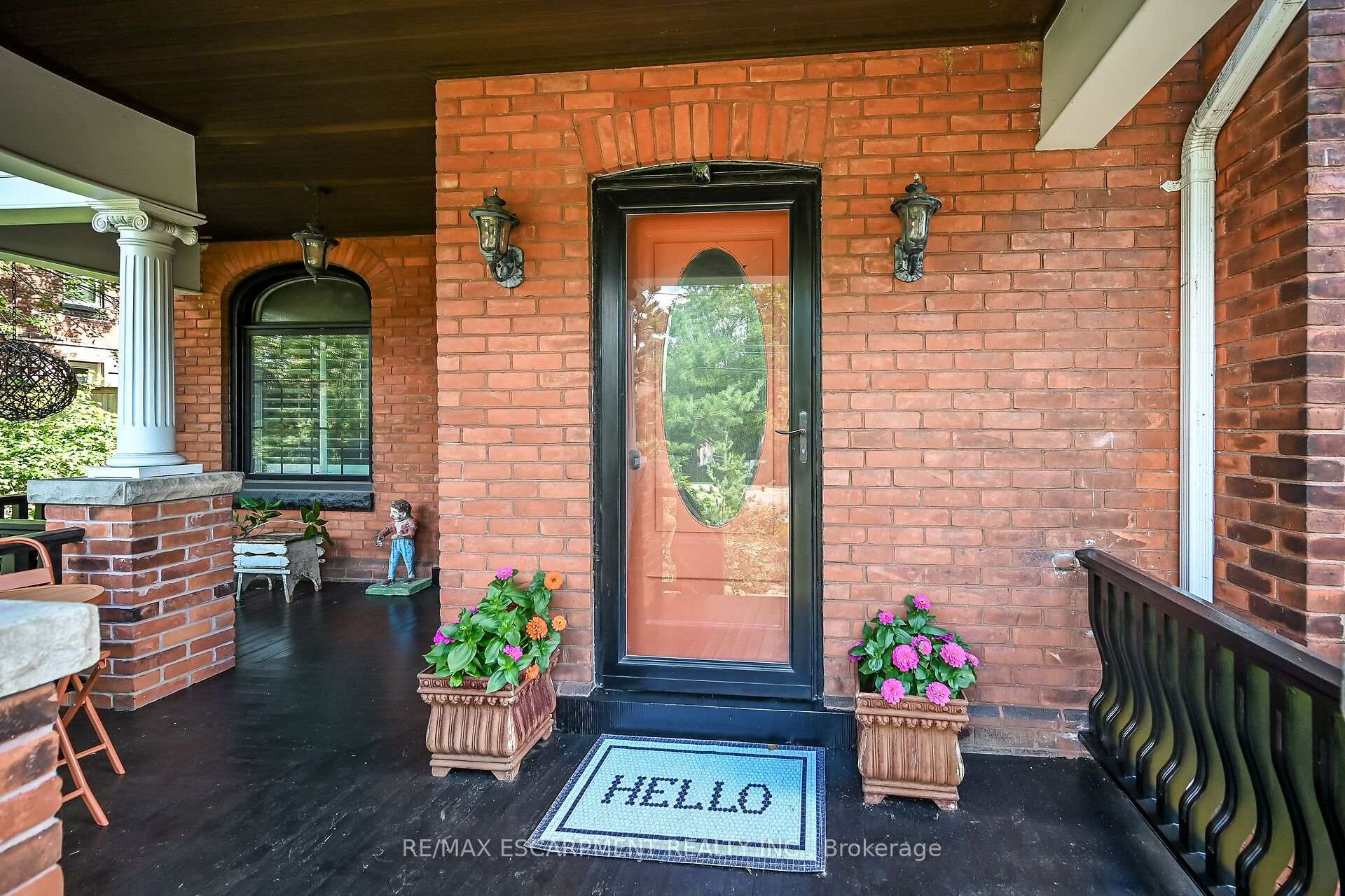 Photo 2 of 2074 Governors Road, Hamilton, Ancaster — HOMEH